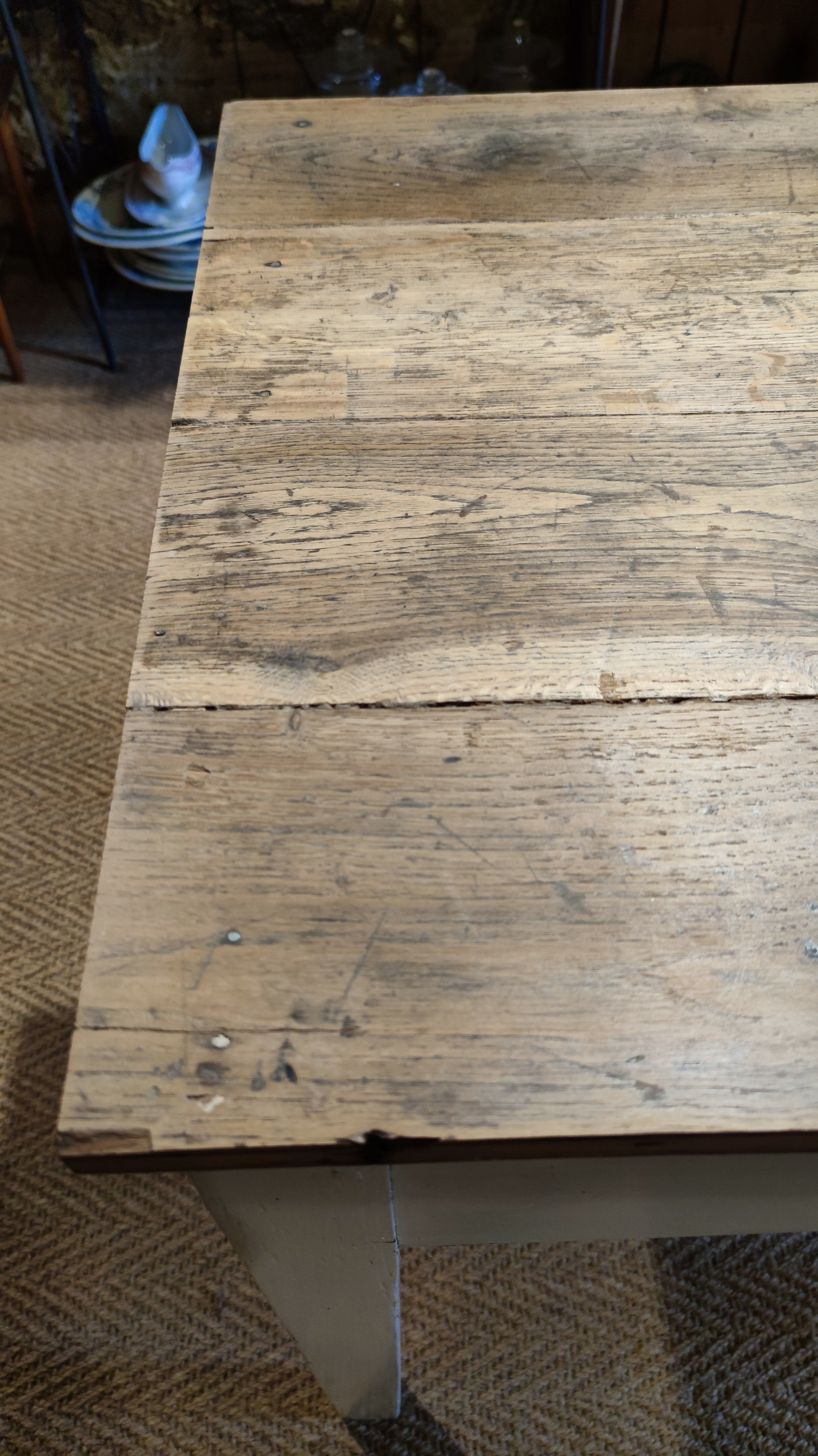 Farm table