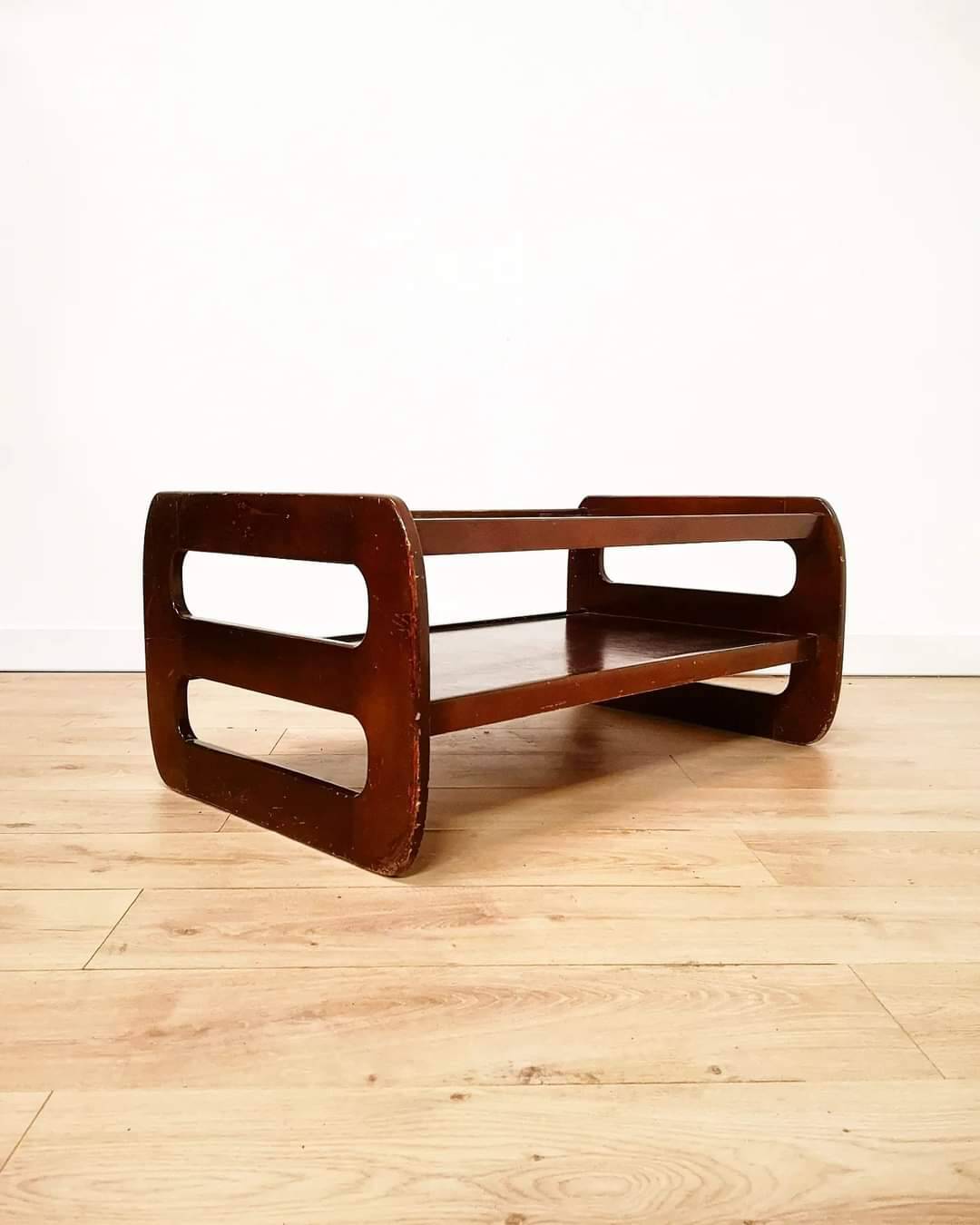 Coffee table in wood and smoked glass