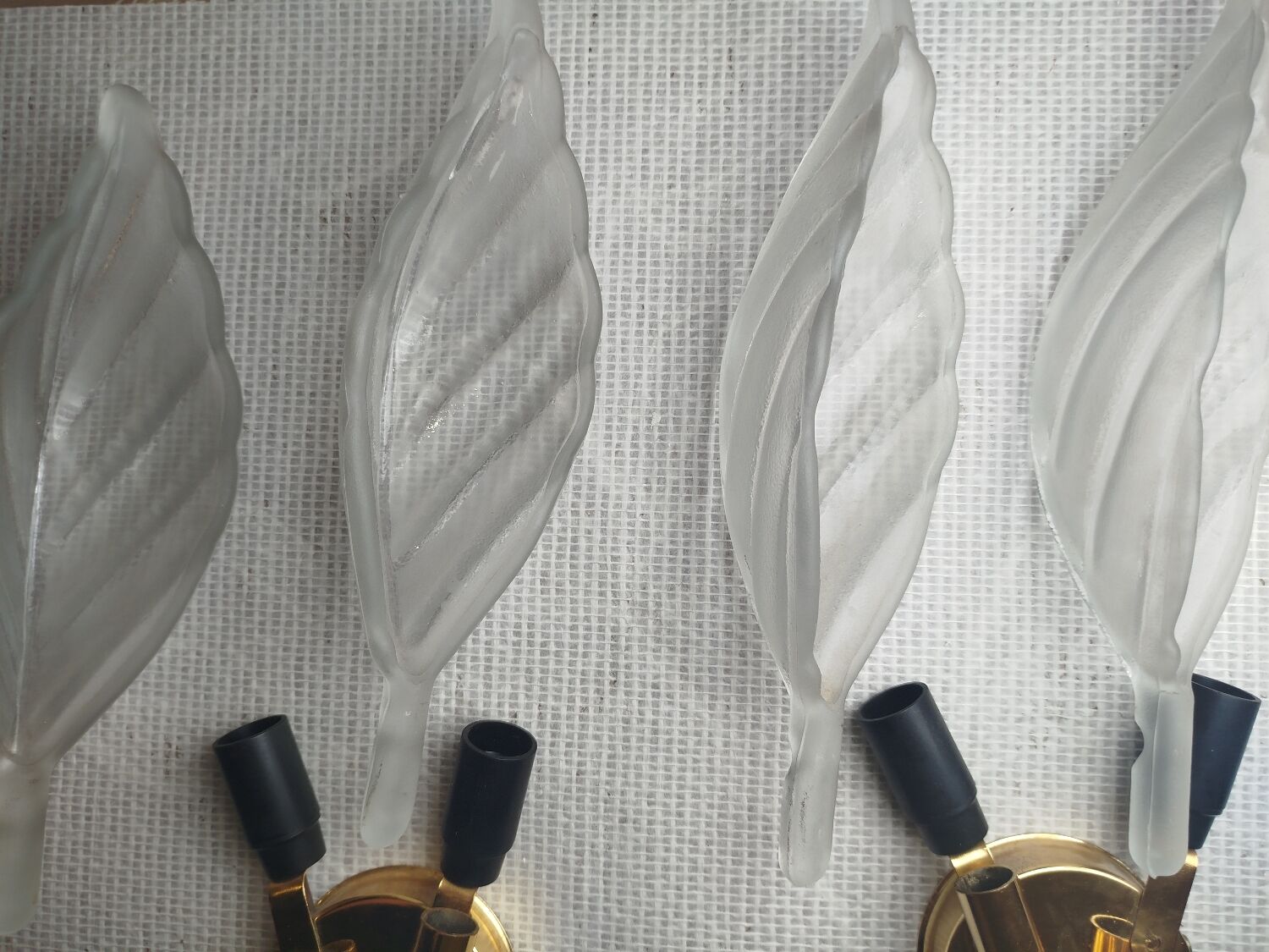 Pair of wall sconces with Italian leaf design in Barovier Murano style.