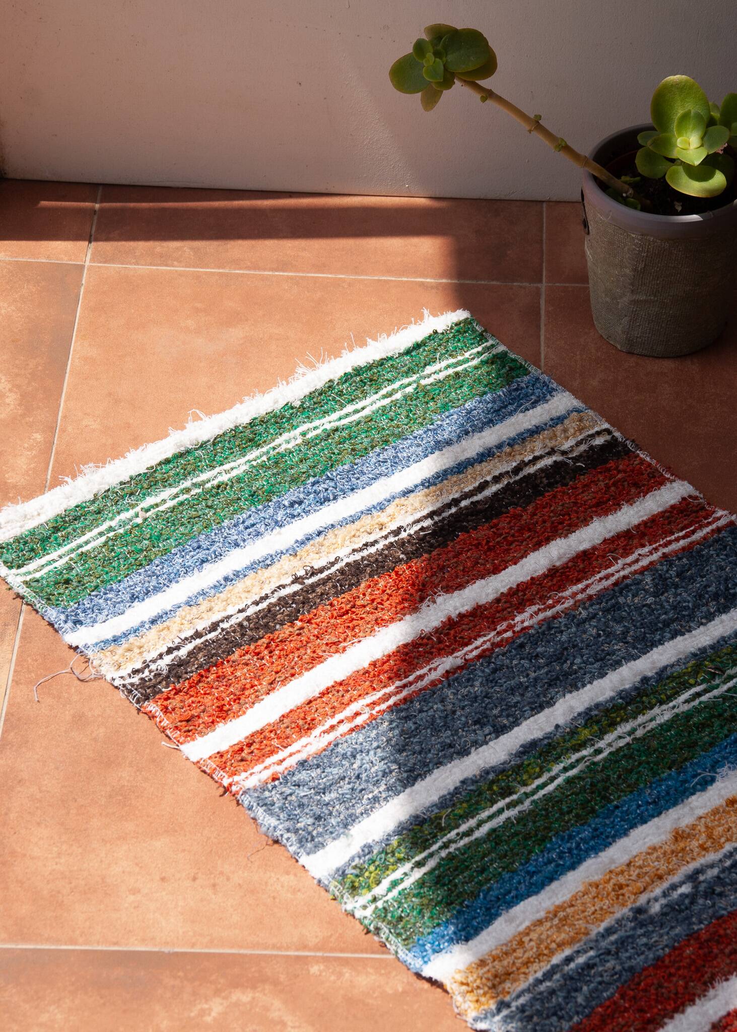 Handwoven recycled cotton rug - 40 x 60 cm