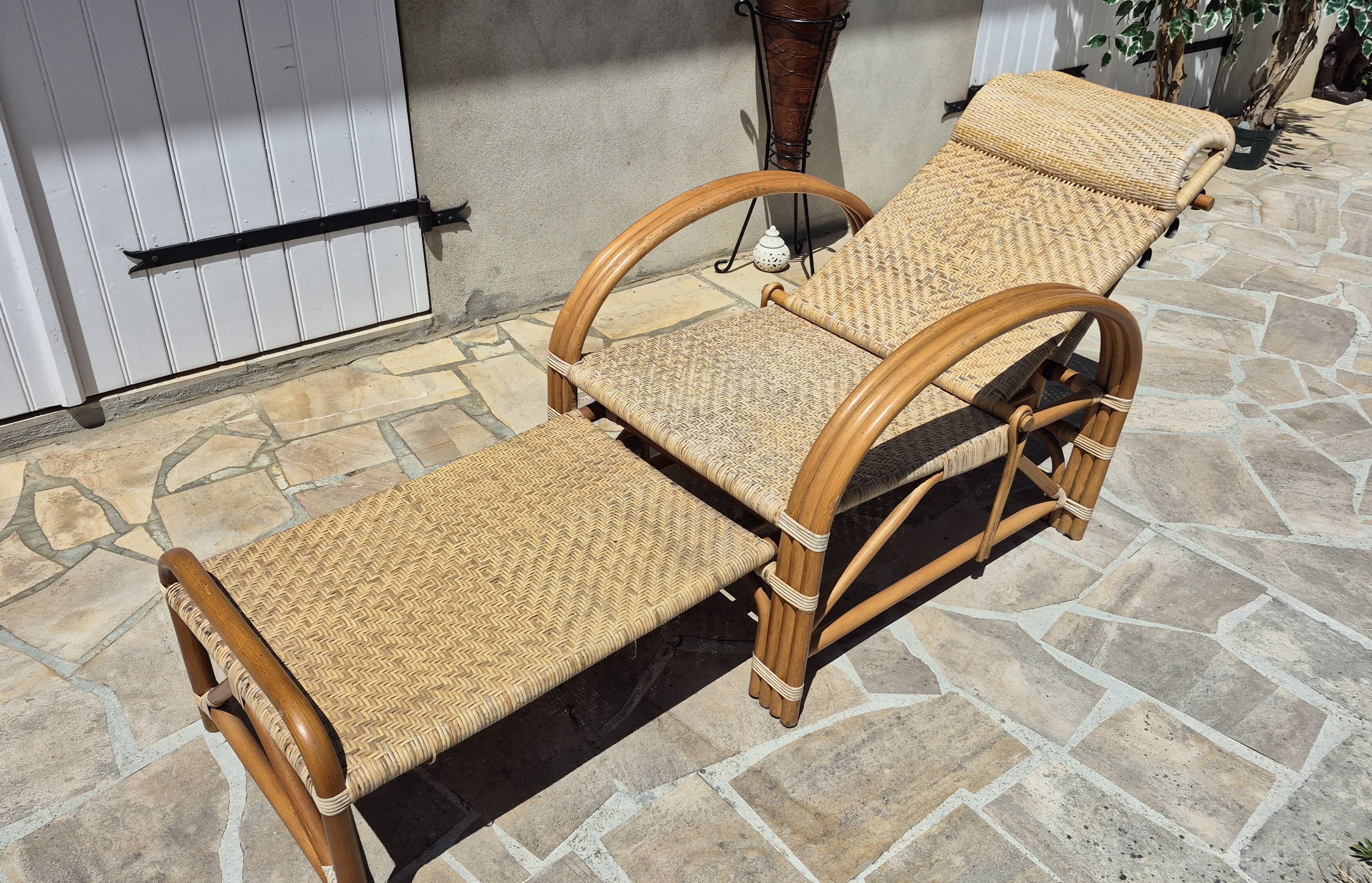 Vintage rattan and bamboo chaise longue, circa 1960s Italy.