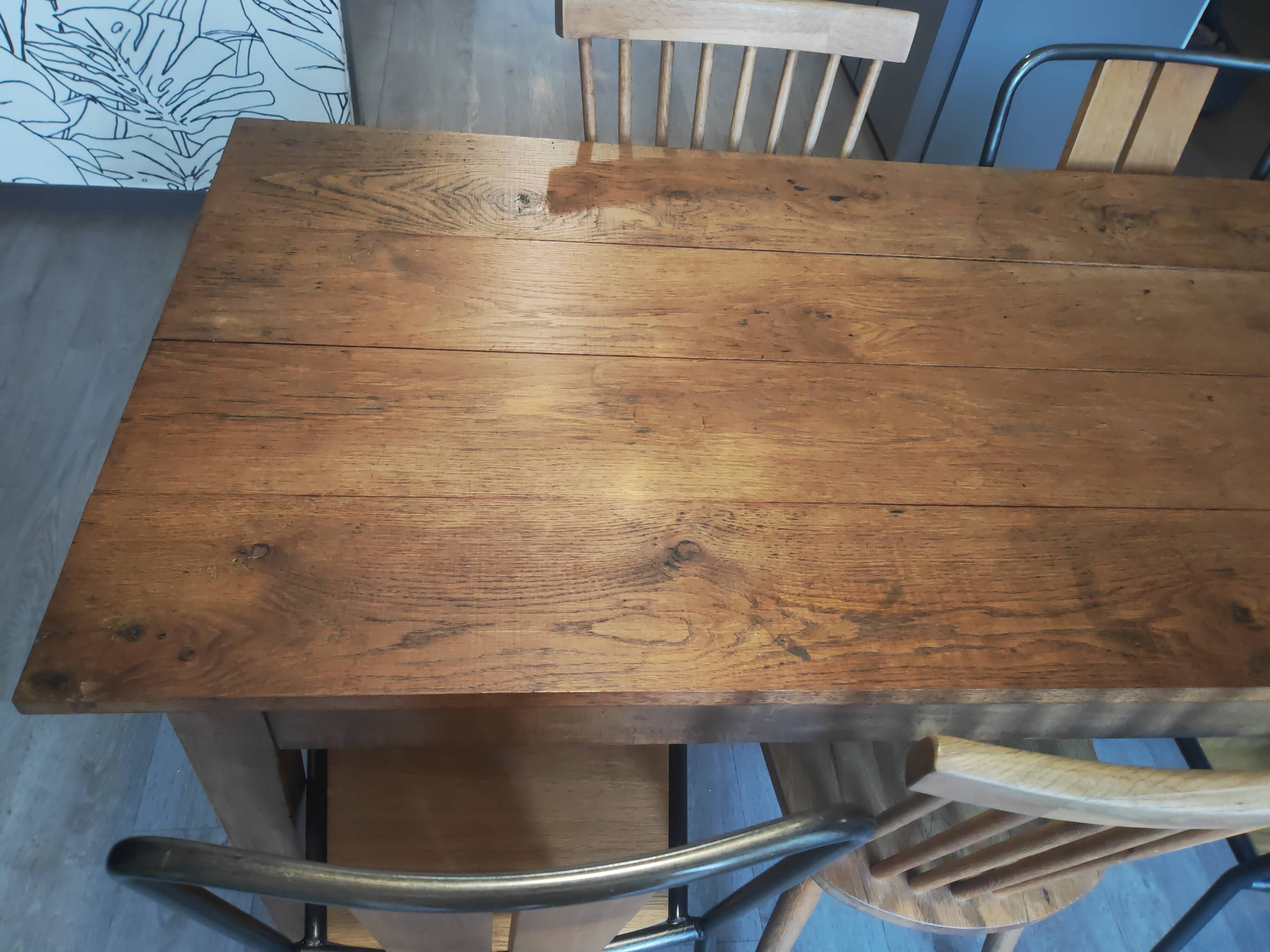 Farm table