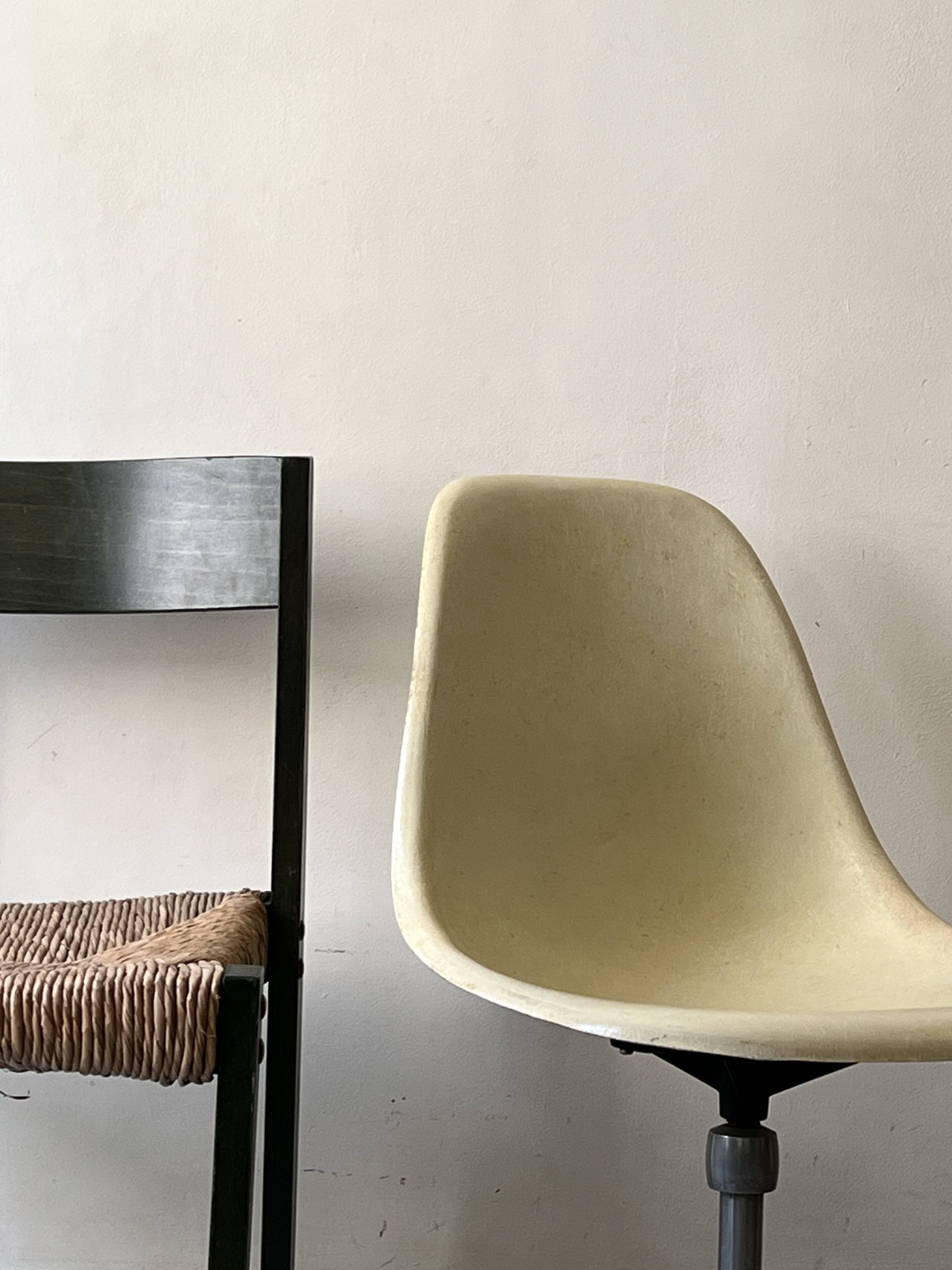 Ecru fibreglass wheelchair by H. Miller for International Furniture