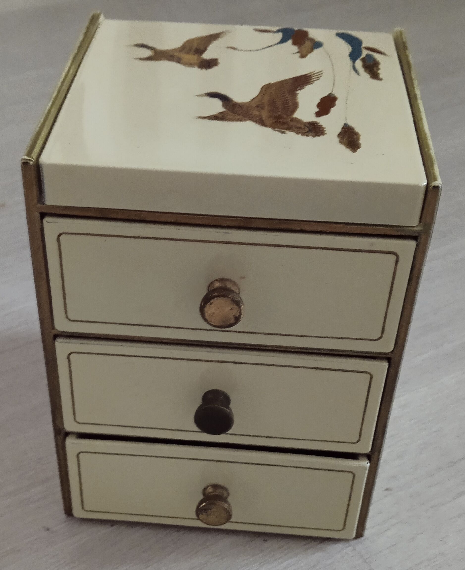 Jewelry box "Chest of drawers 3 drawers"