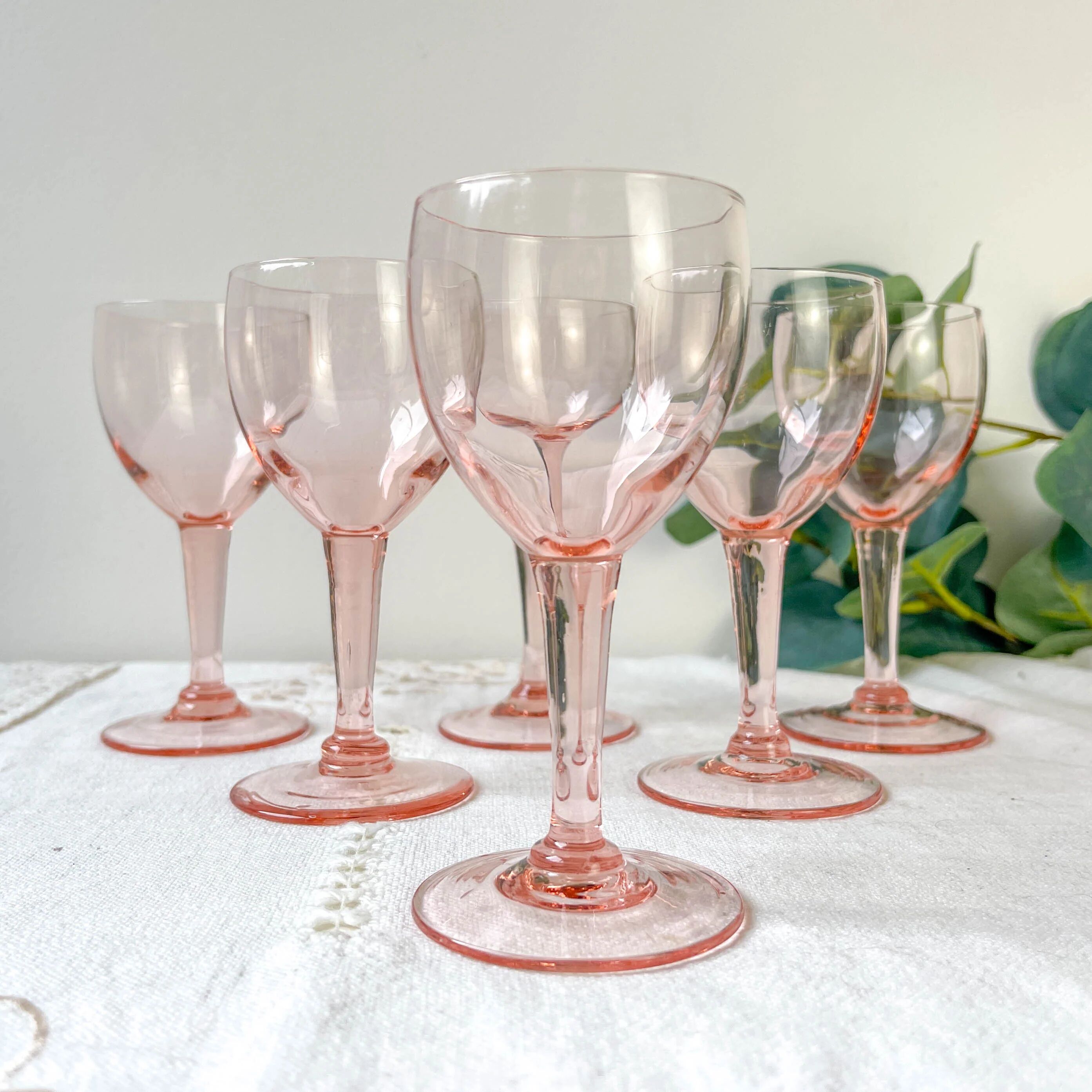 6 vintage faceted pink red wine glasses – 1950s – French elegance