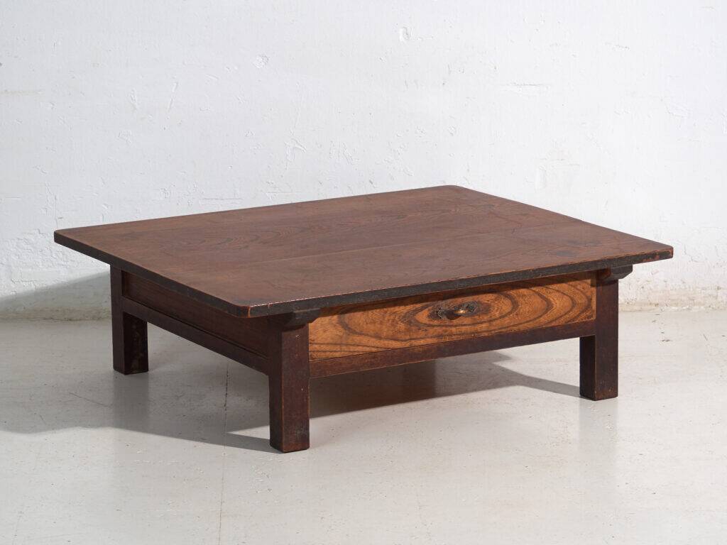 Antique Japanese coffee table with a through drawer in keyaki – Japan, circa 1920.