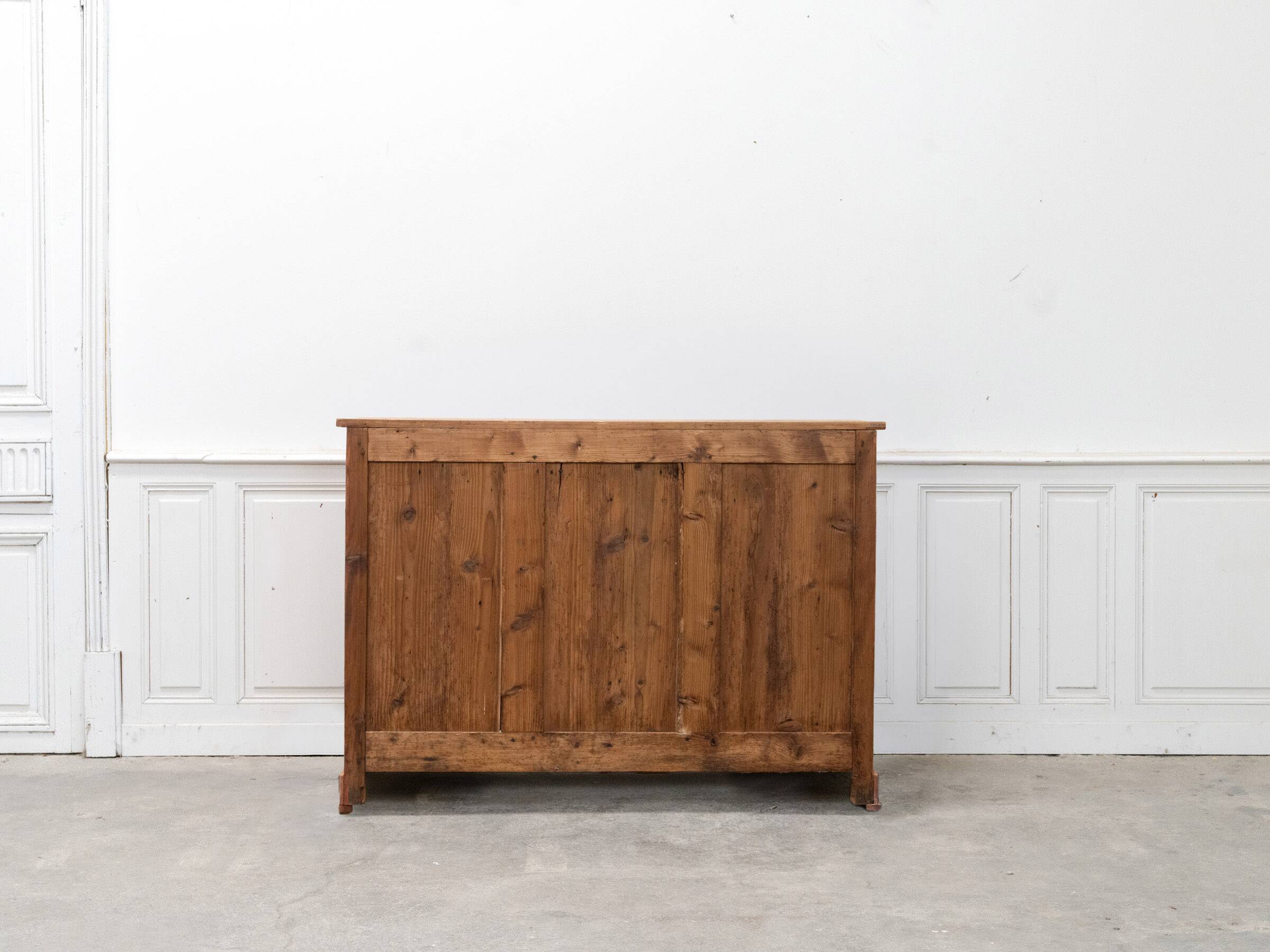 Old workshop furniture from 1930 in fir wood.
