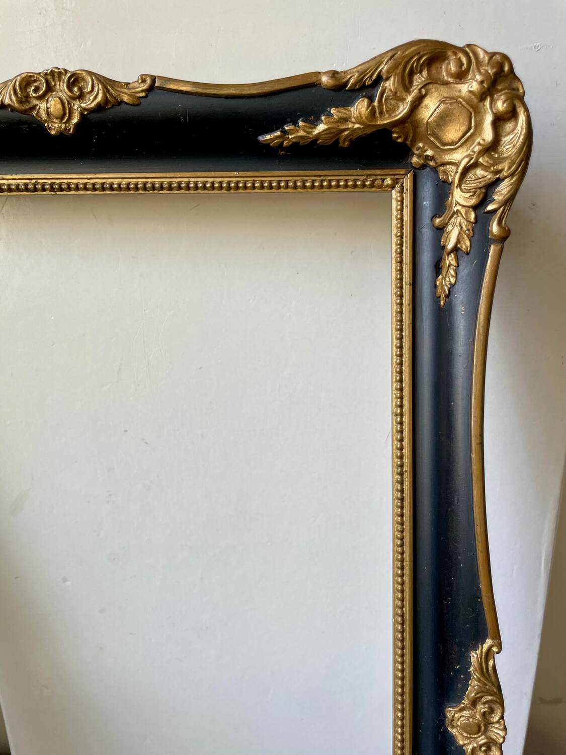 Antique frame Black & gilded borders on wood 51 x 35.5 cm