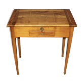 Dressing table from the restoration period in walnut