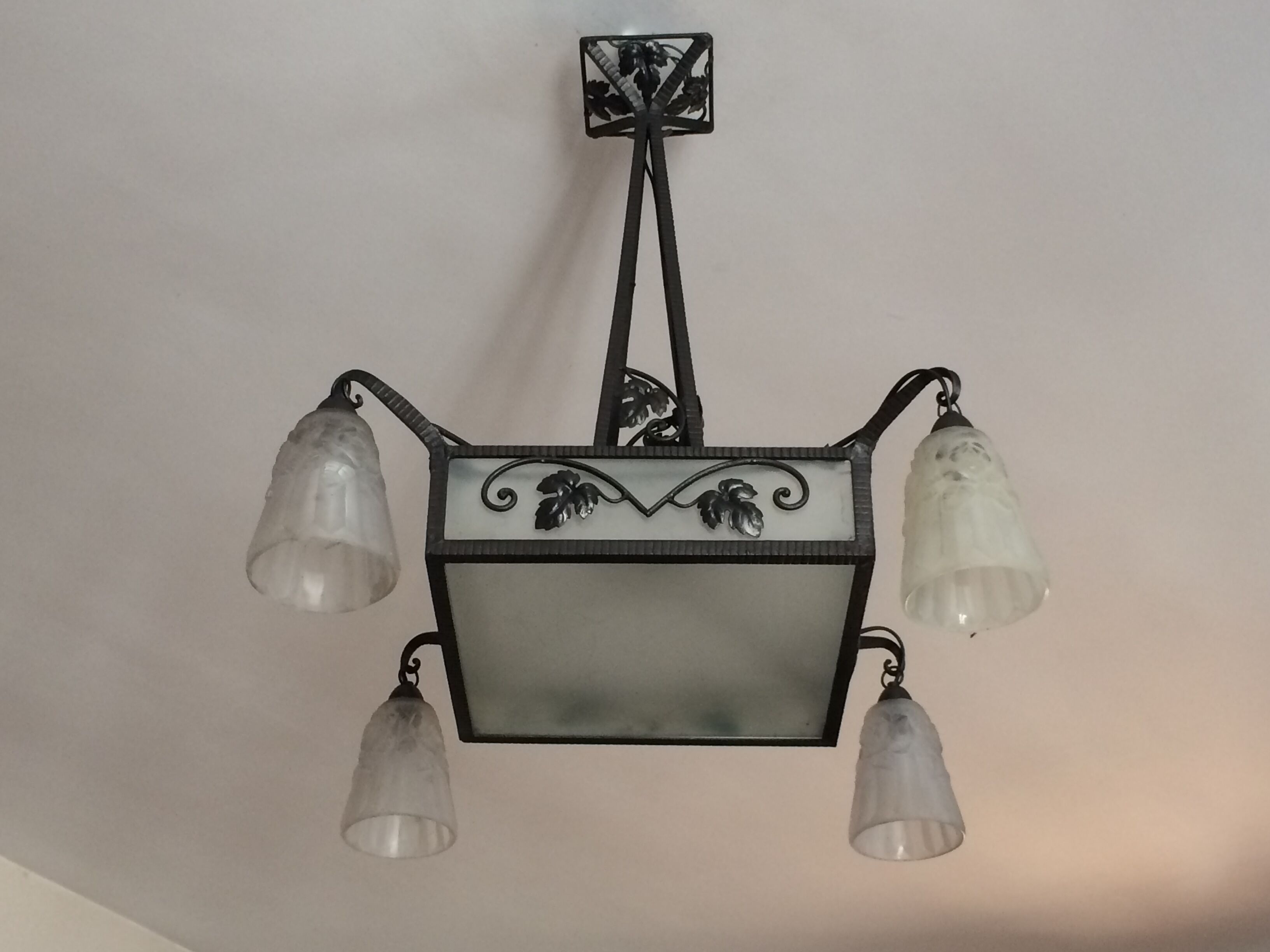Lustre art déco avec vasque carrée et tulipe signé Degue