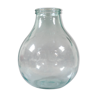 Canister