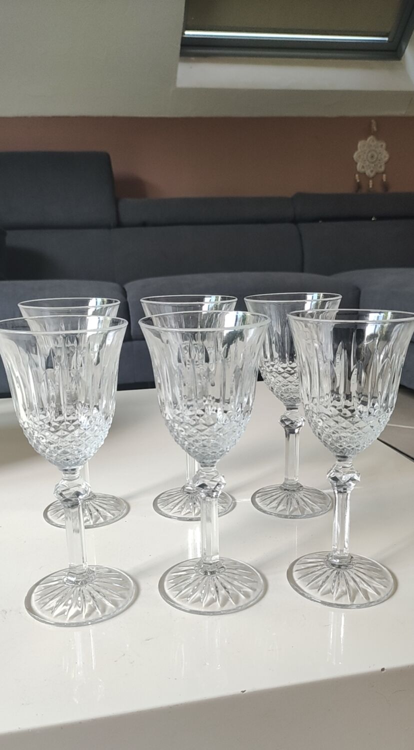 Set of 6 white wine glasses, Bohemian crystal. Regency/Empire style, 17.5 cm