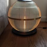 Globe holophane en laiton sur socle