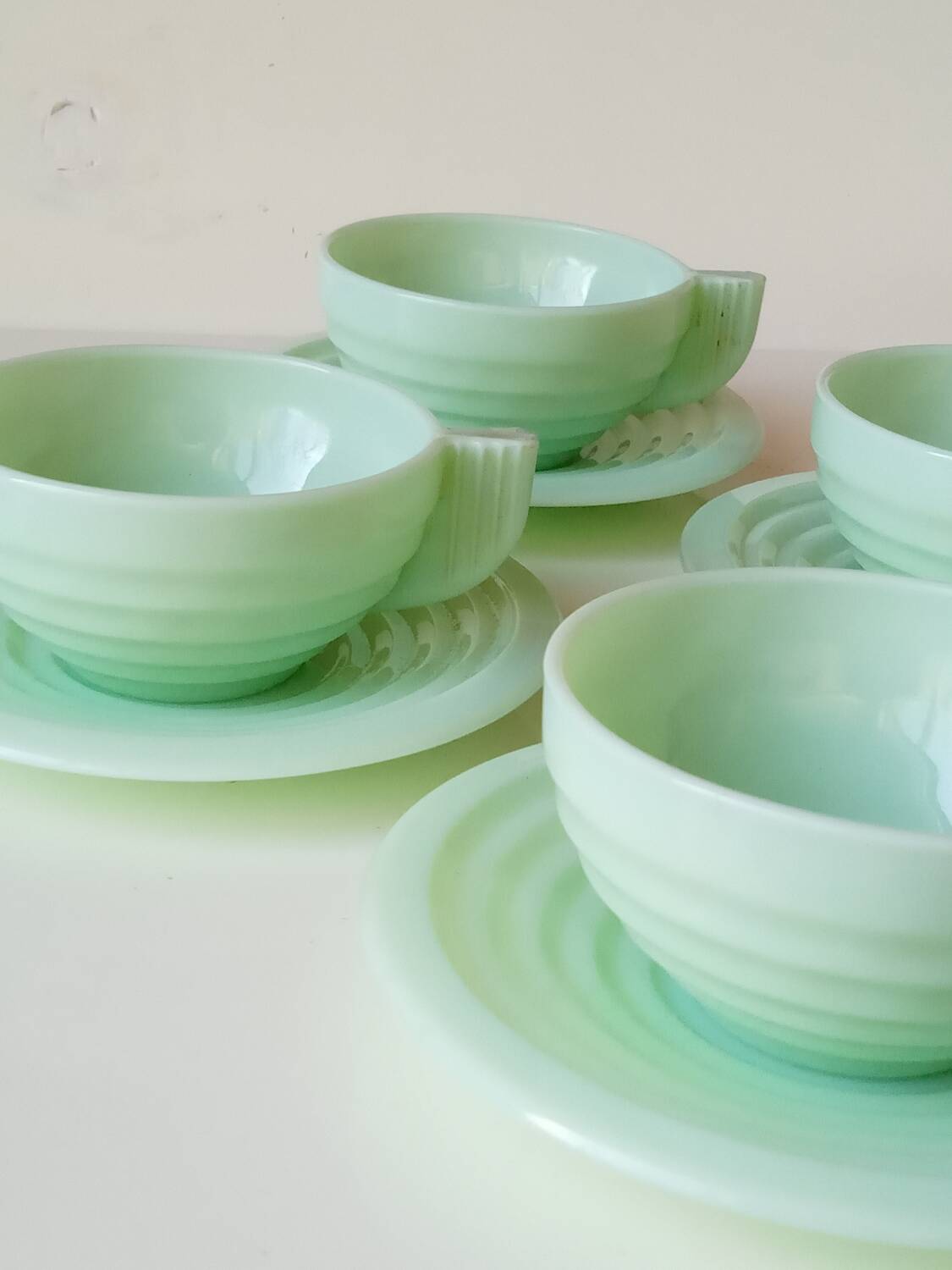 Art-deco opaline cups