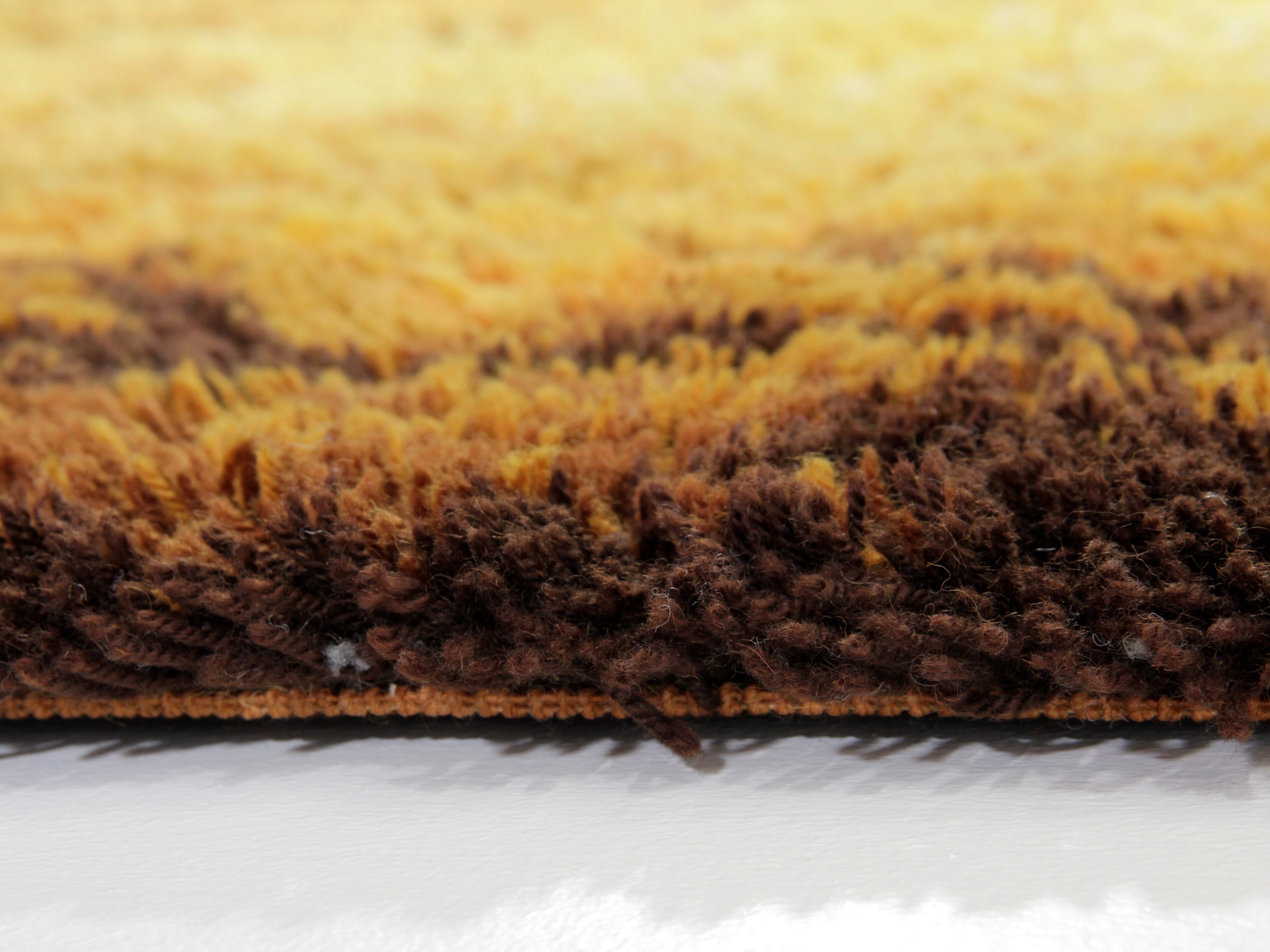 Rya Scandinavian carpet in virgin wool with orange and maroon motifs