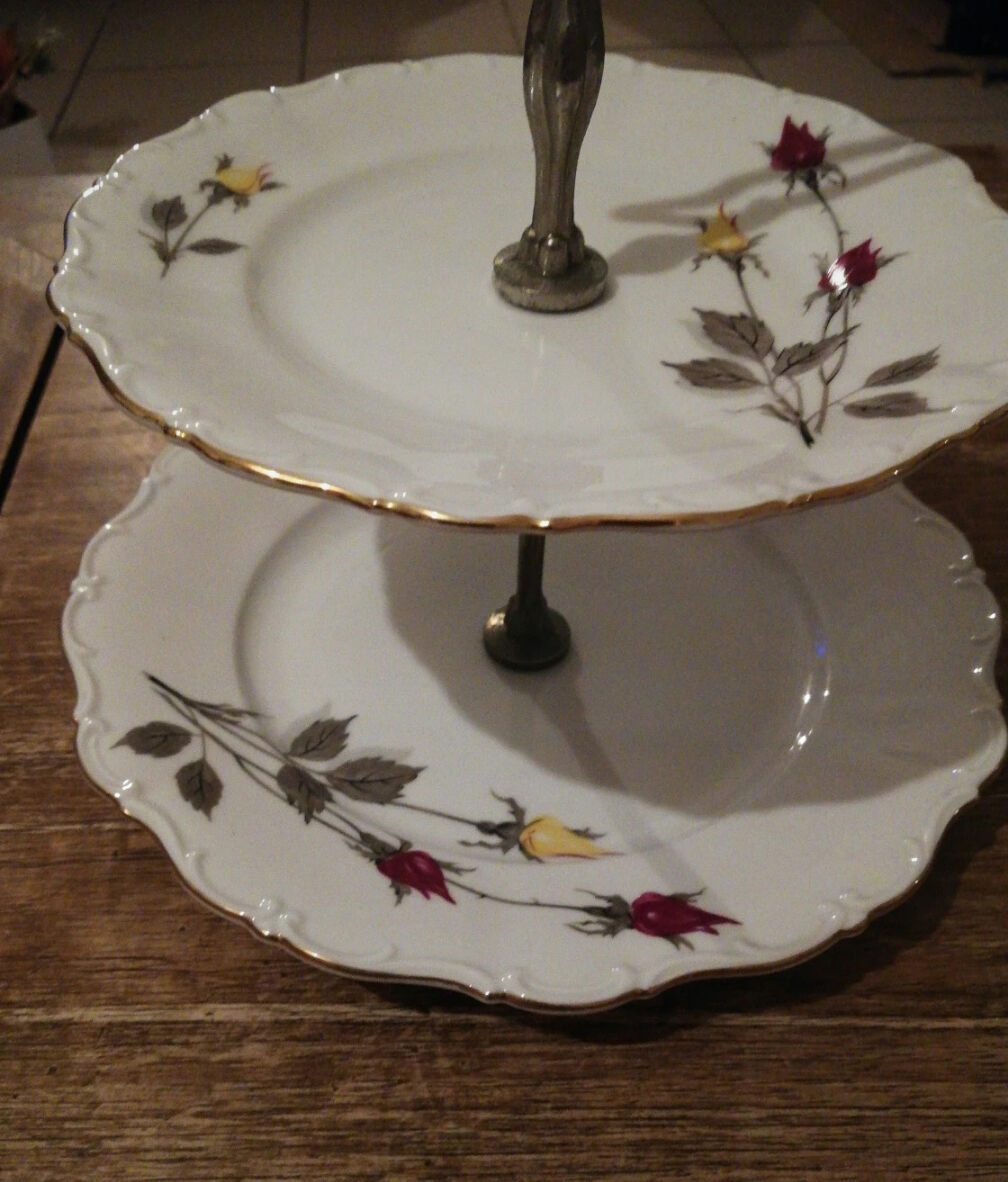 Servant display for cakes or porcelain cheeses Vintage red and yellow roses
