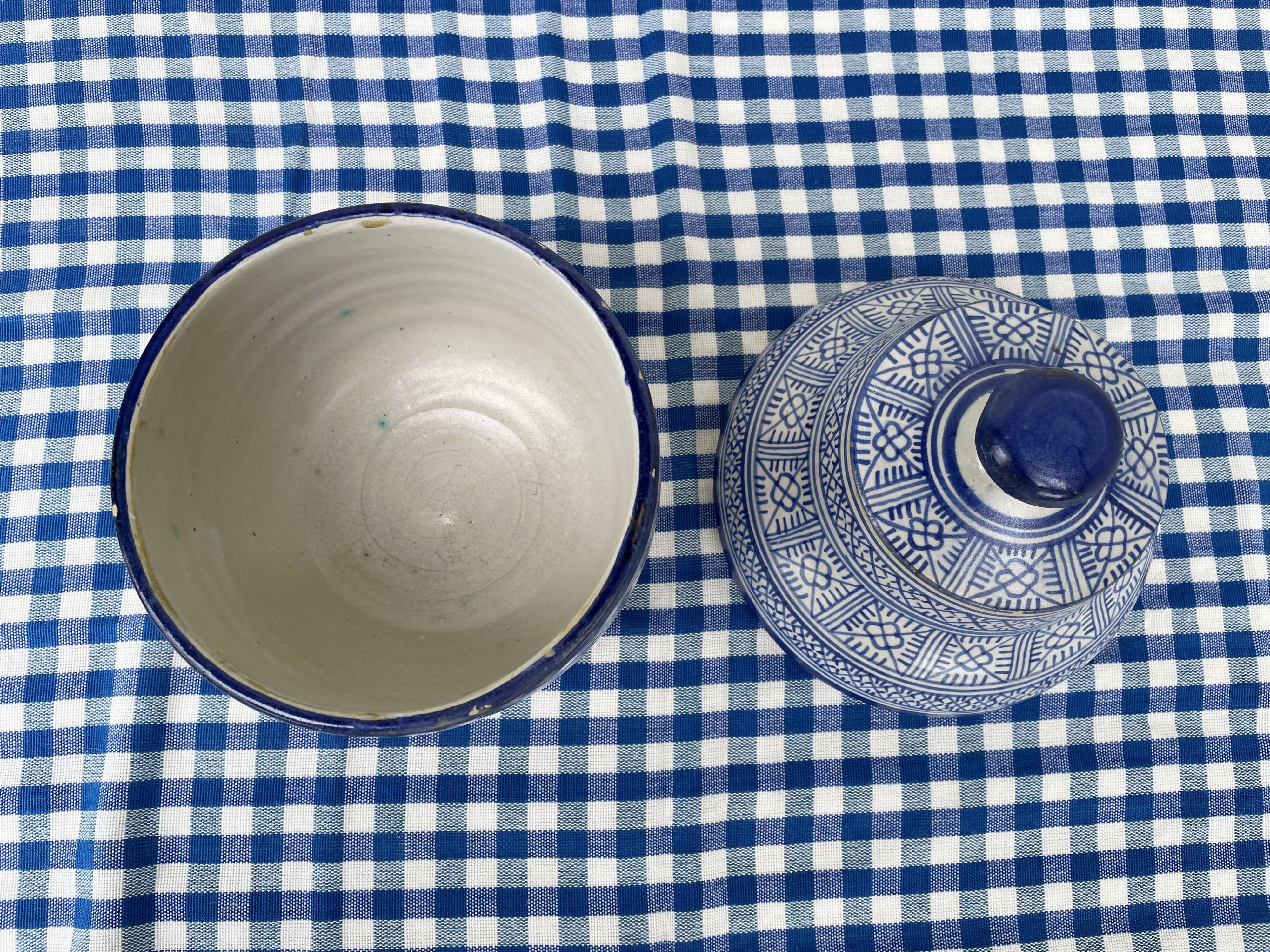 Antique covered butter pot "jobbana" from Morocco, Fes, signed Serghini.