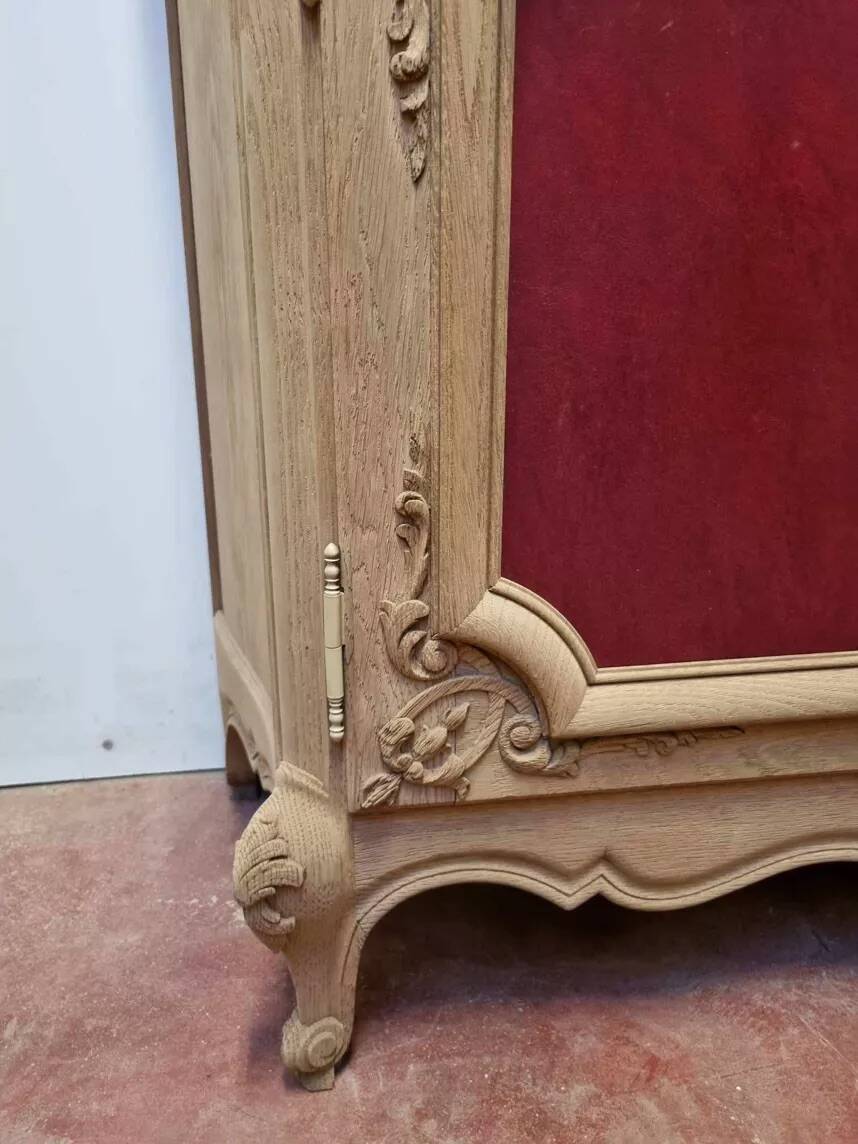 Louis XV buffet in oak & leather - Sandblasted