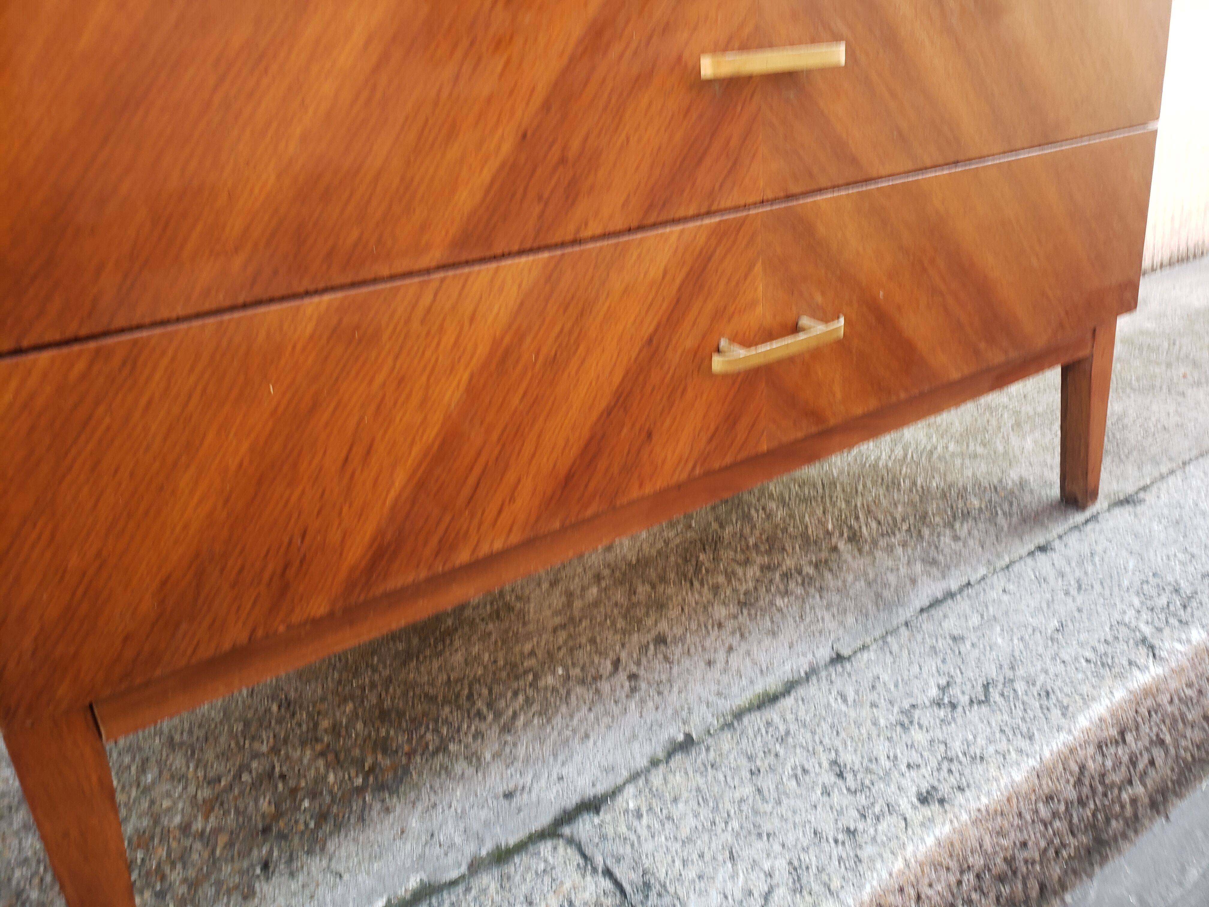 Commode vintage design chevrons