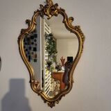 Miroir en bois d'or à  l or,style Louis 15