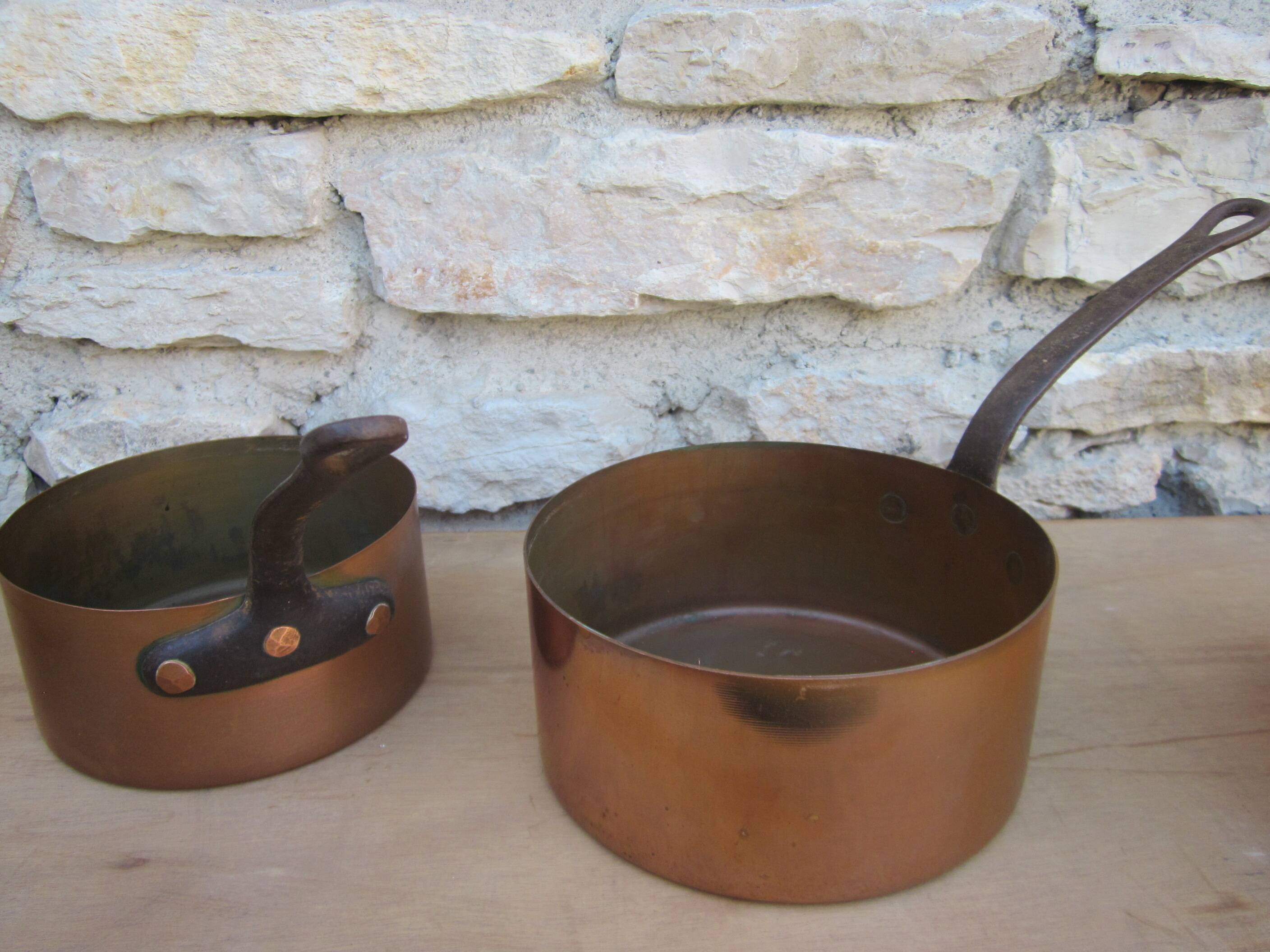 Set of 5 copper saucepans