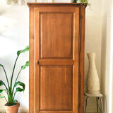 Parisian wardrobe bonnetière