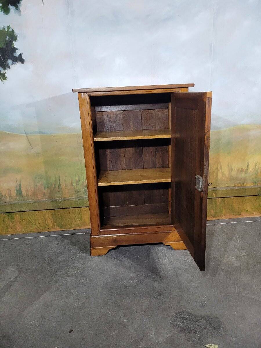 Small bonnetière bassette in cherry wood