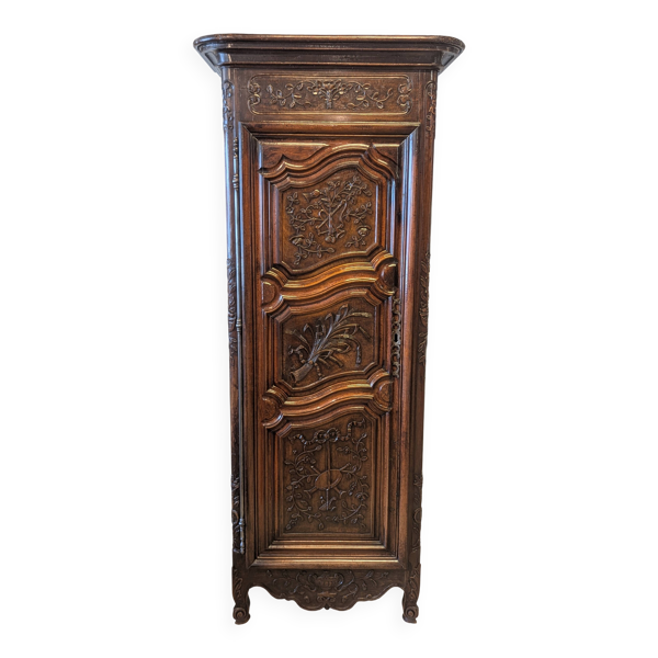 Bonnetière ancienne Louis XV en noyer sculpté – Fin XVIIIᵉ siècle