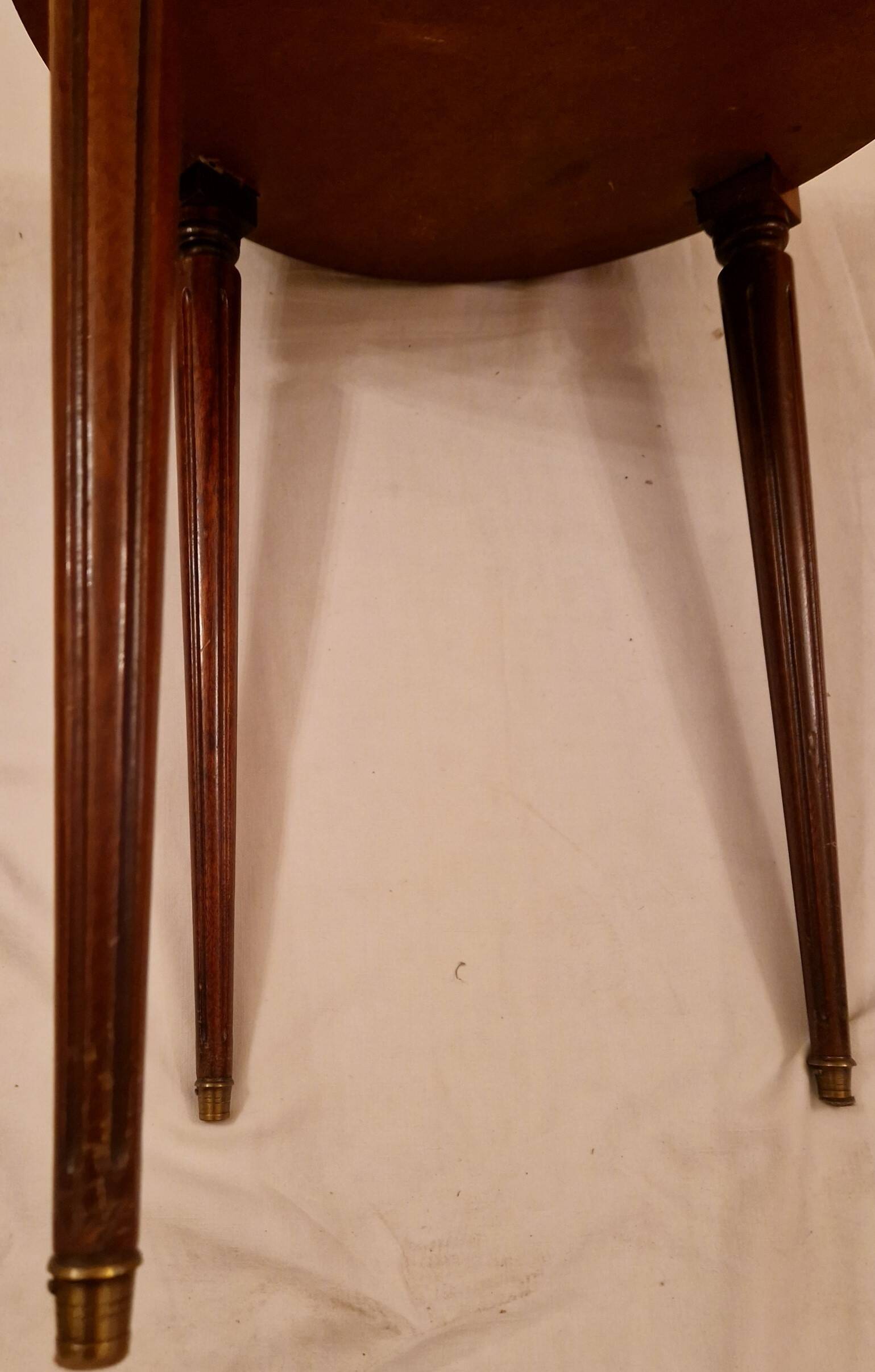 Pair of antique nesting tables in marble and brass – Louis XVI style