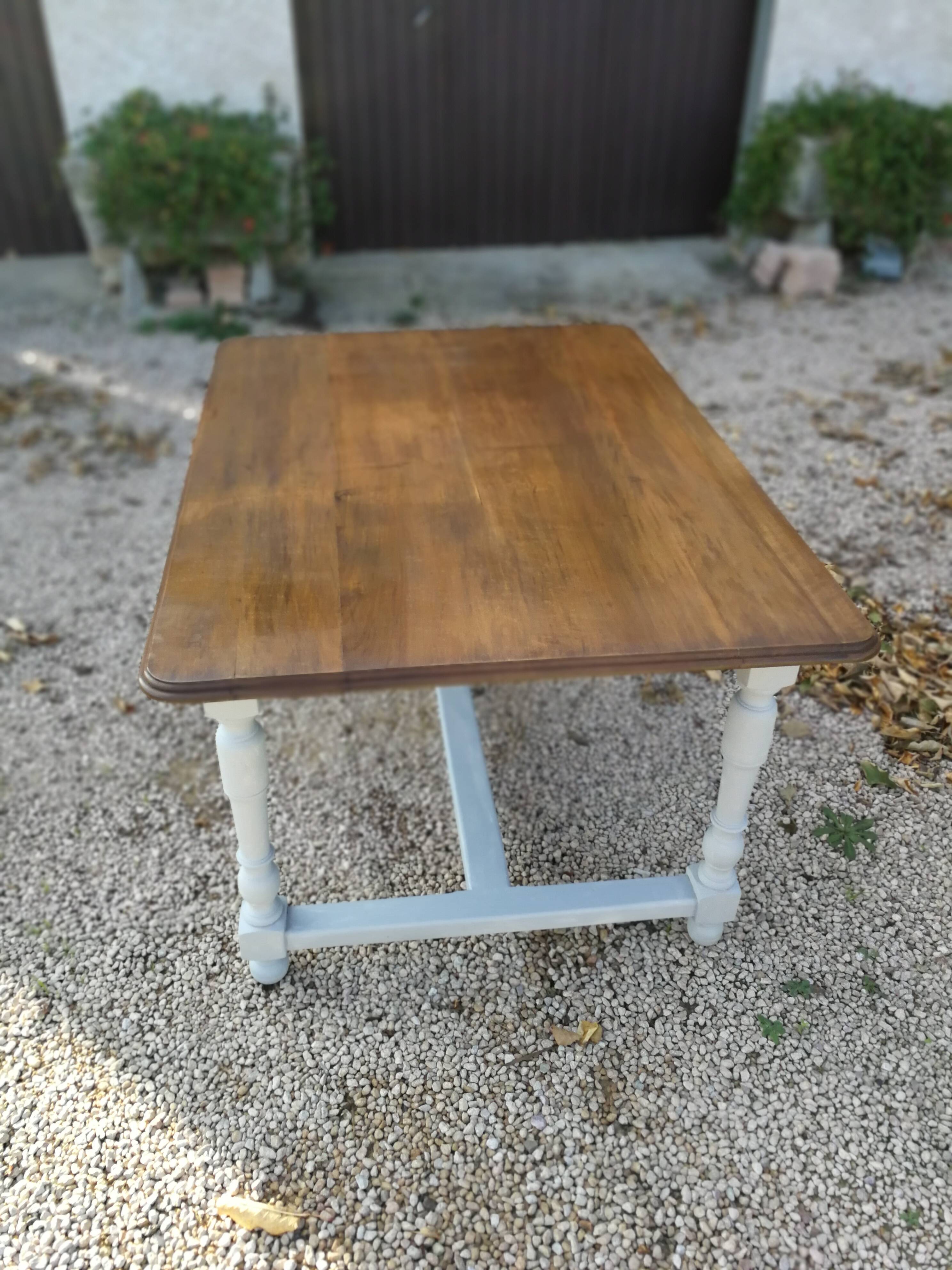 Table on walnut