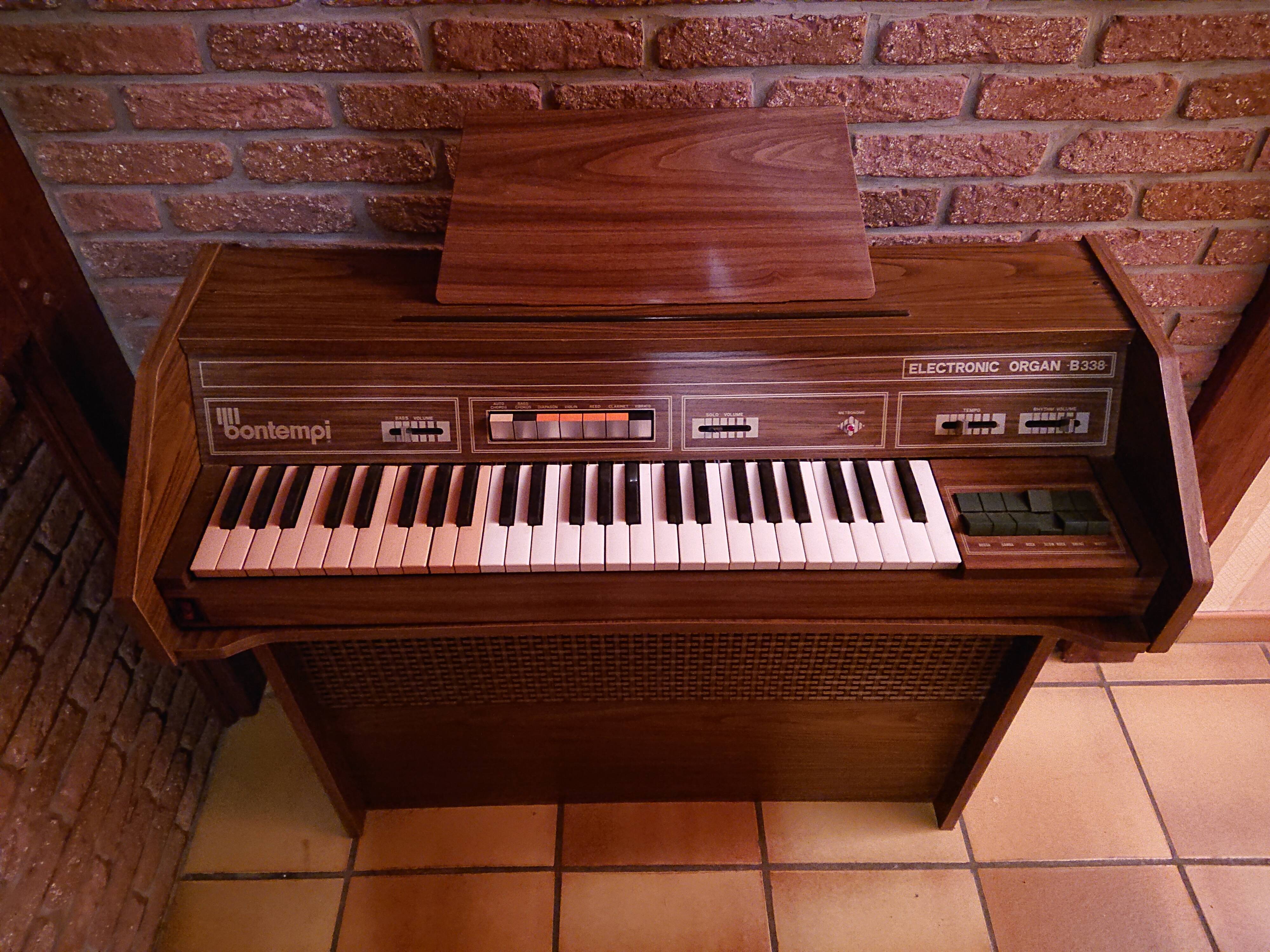 Bontempi organ