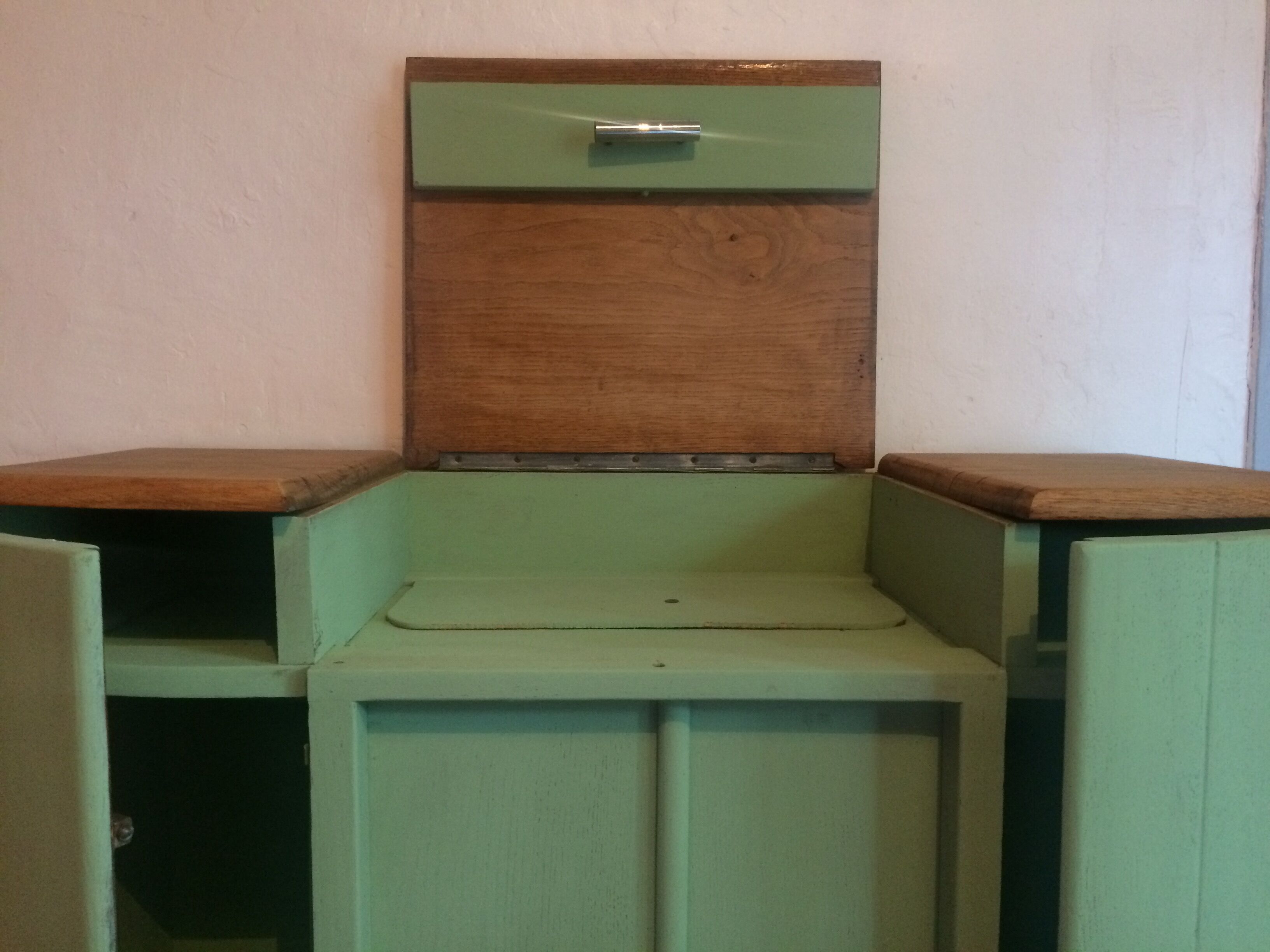 Buffet from the 1950s