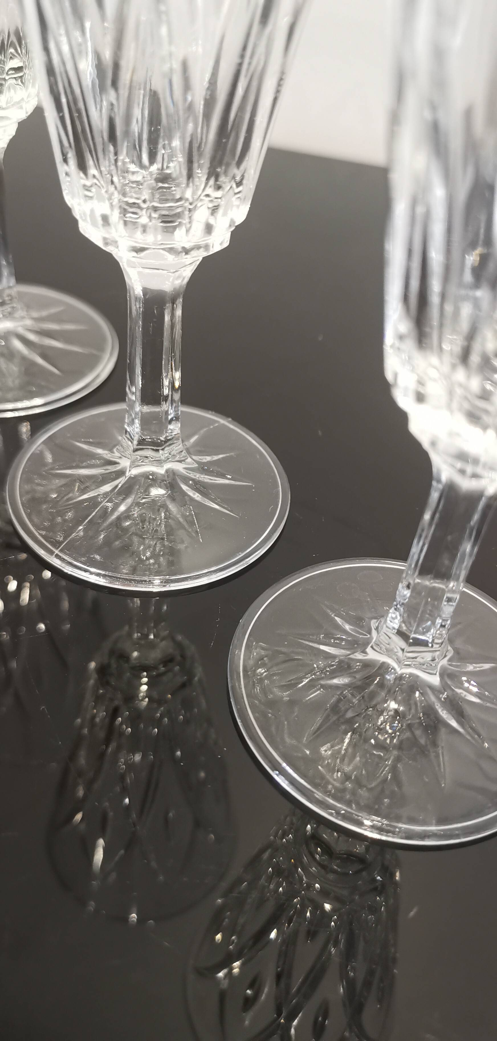 4 chiseled crystal flutes with vintage foot