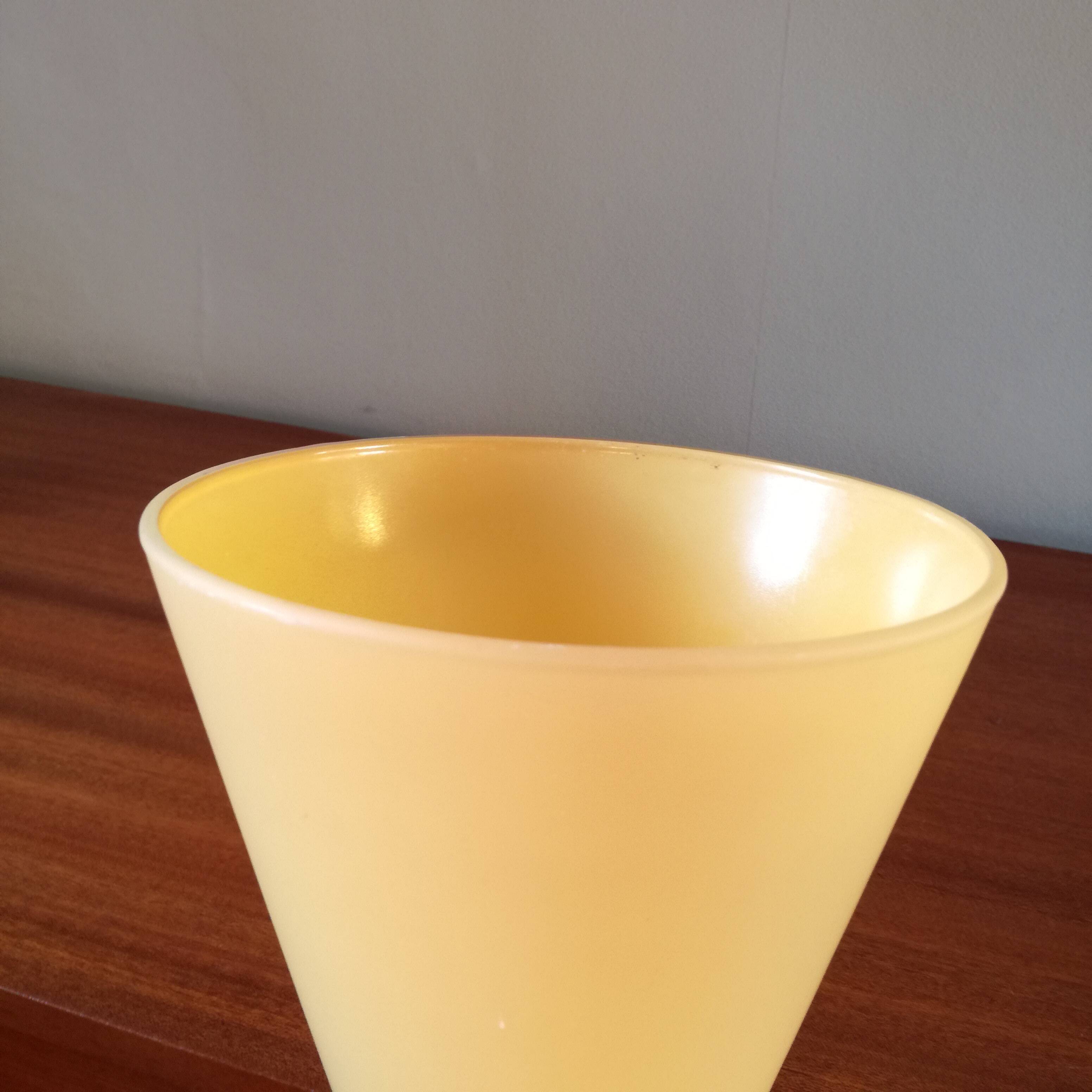 Suspension conique en verre par SCE France 1980