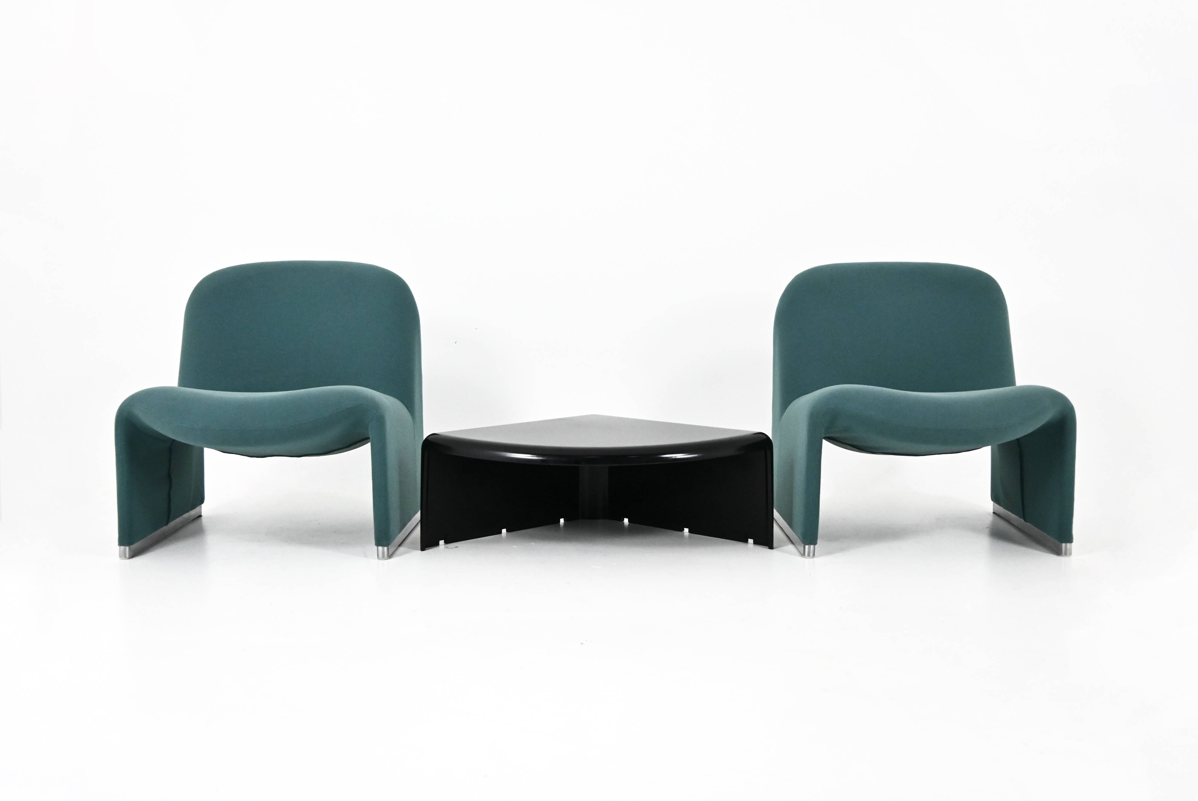 Armchairs + Alky table by Giancarlo Piretti for Anonima Castelli, years.