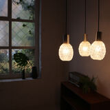 Cascading pendant lamp with structured glass shades