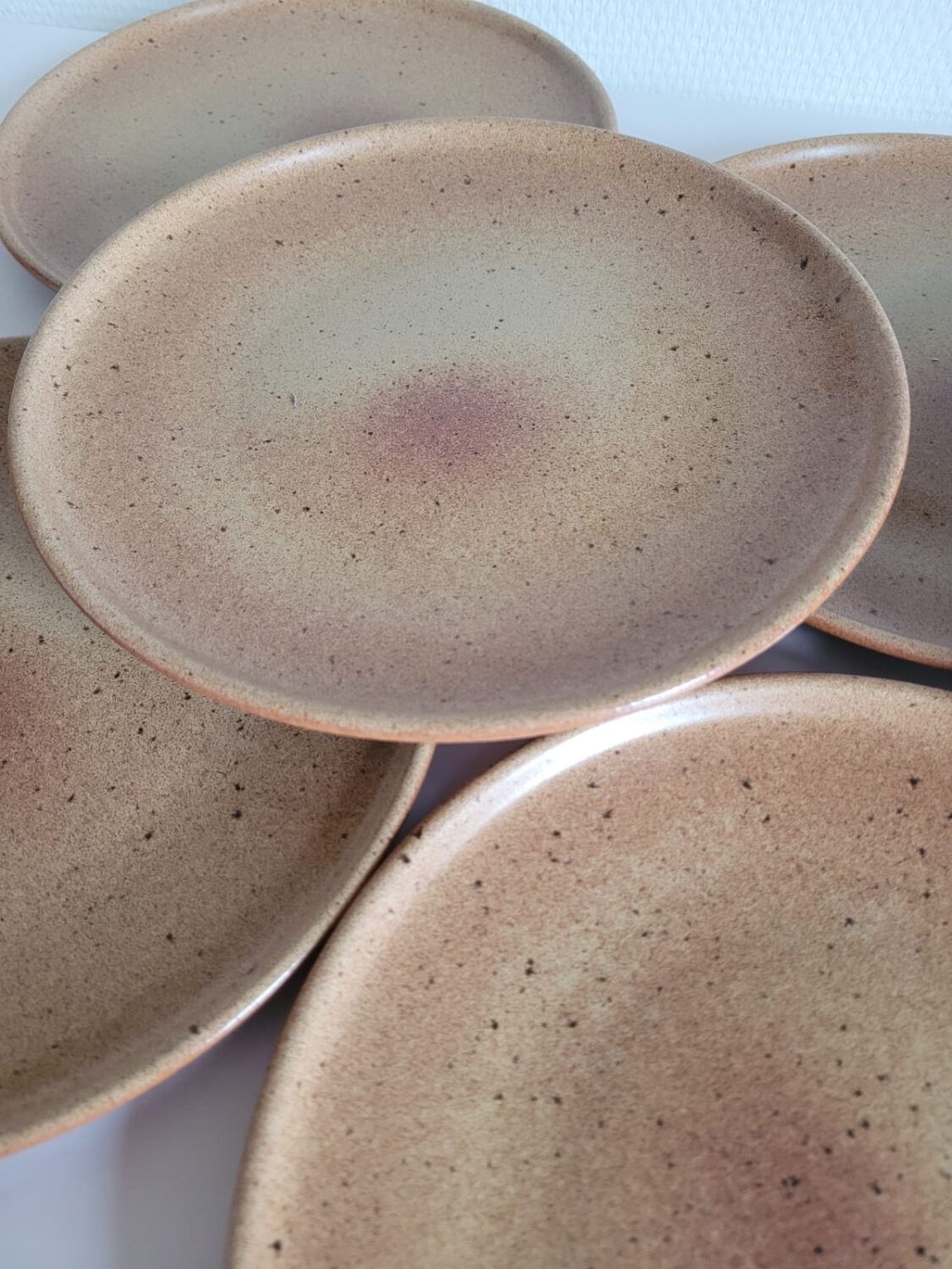 Set of 8 stoneware plates