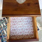 Vintage bedside table in solid wood – curved legs