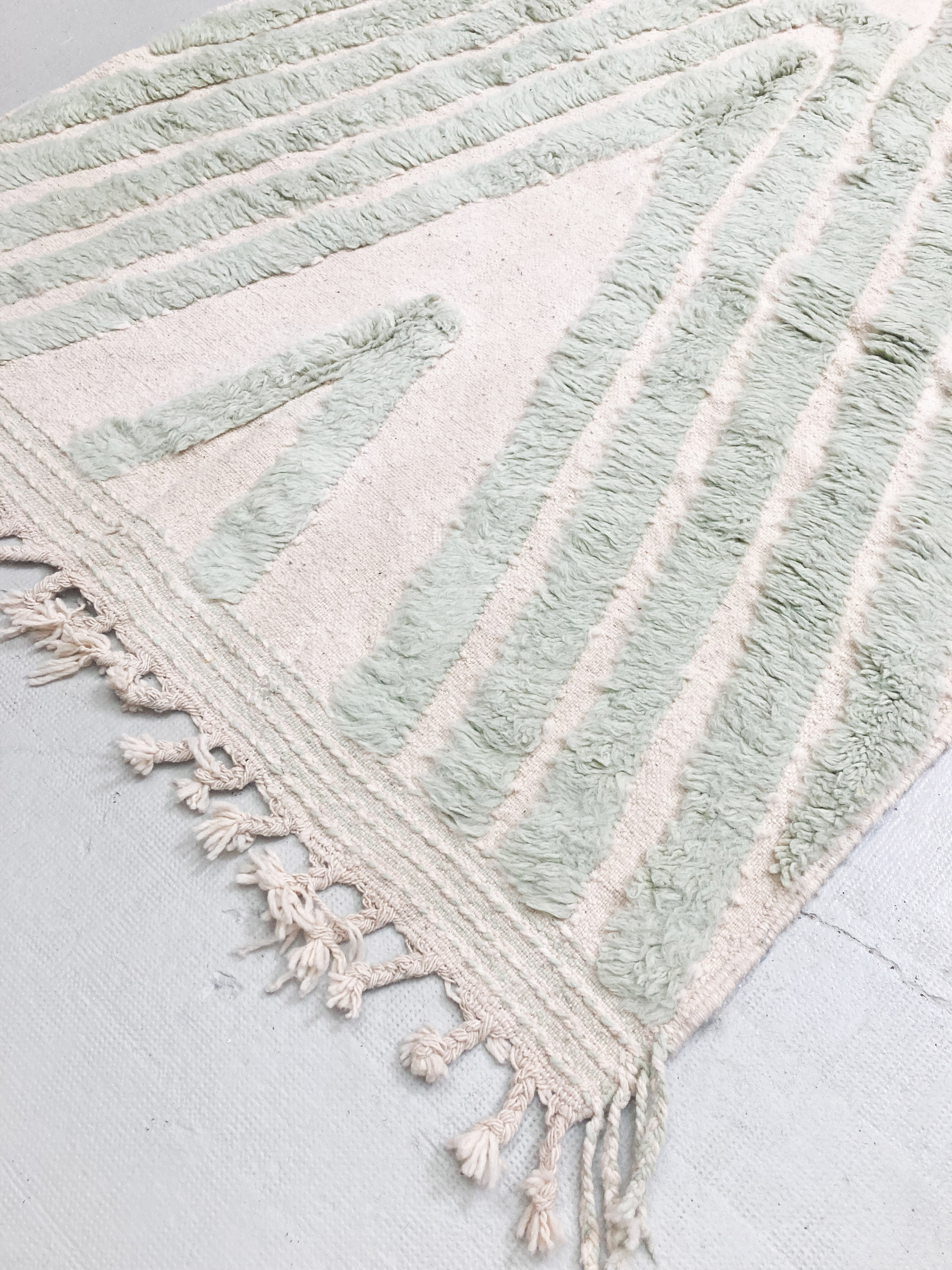 Moroccan Berber carpet Beni Ouarain mint green 2,49x1,60m