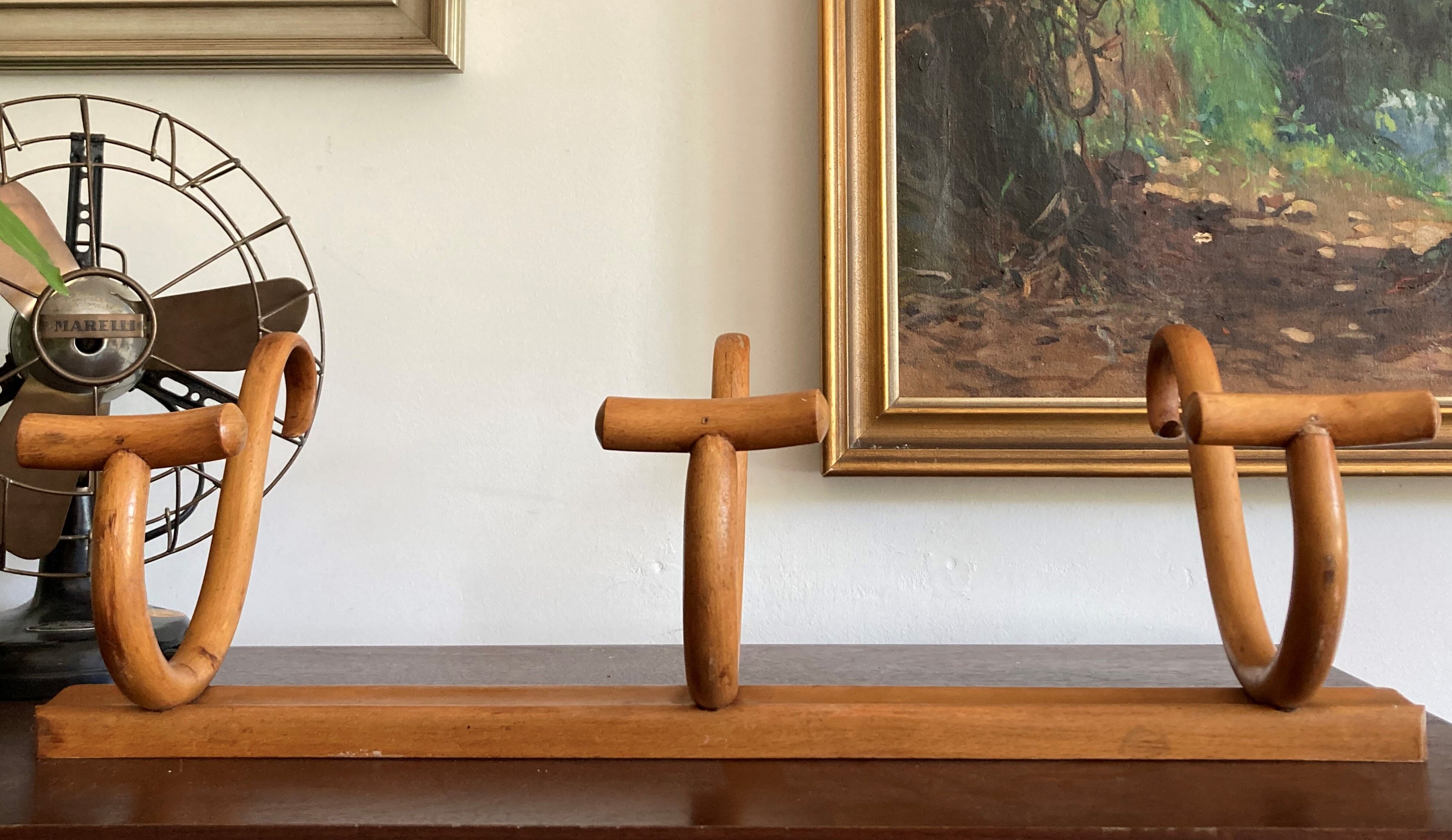 Curved wooden wall coat rack 1900s