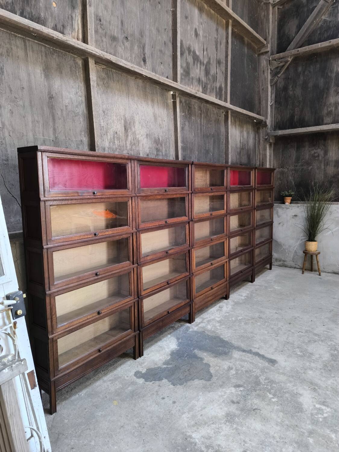 Oak display cabinet MD 1900