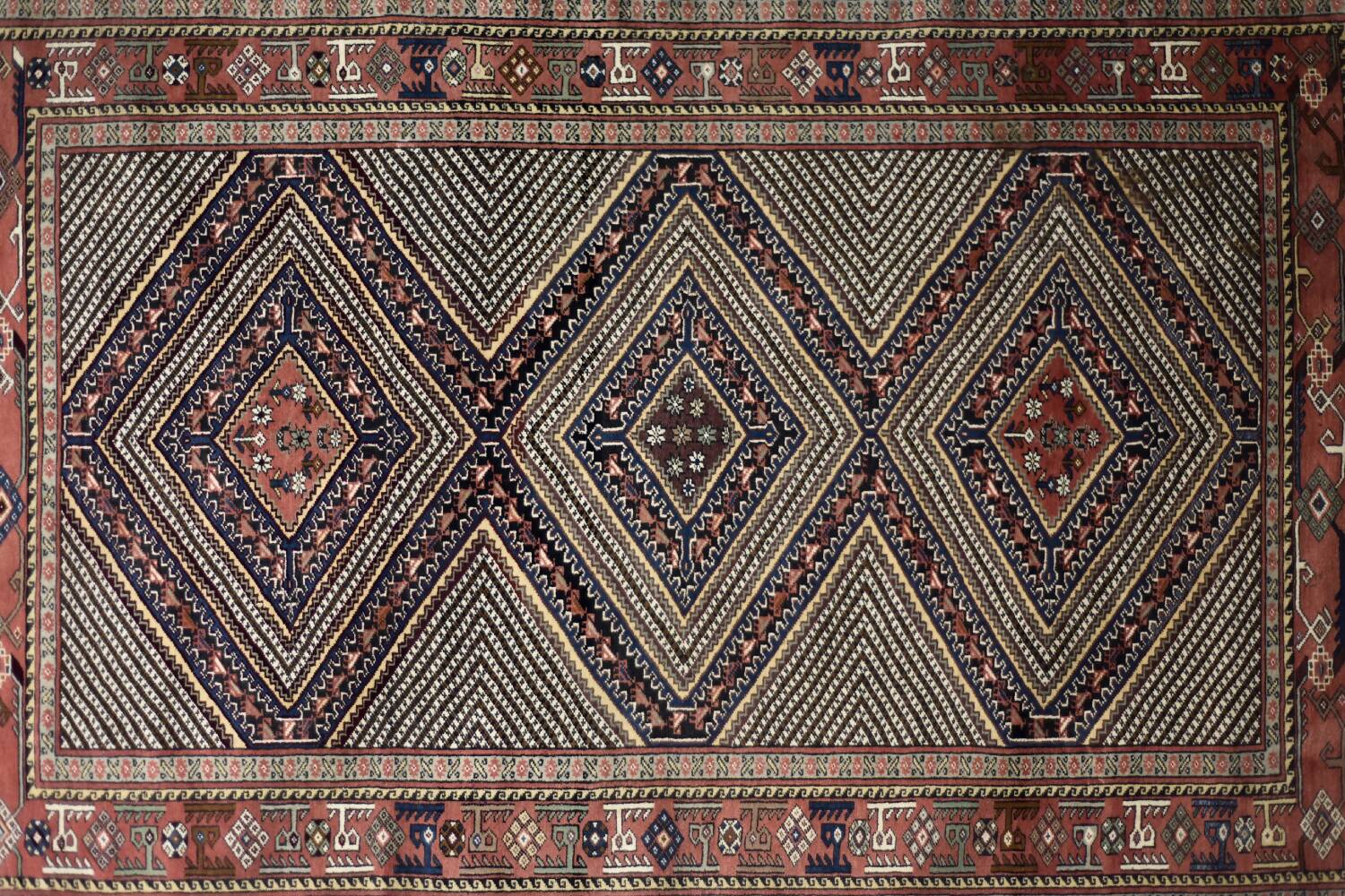 Vintage Hand-Woven Oriental Shiraz Rug, 1960s