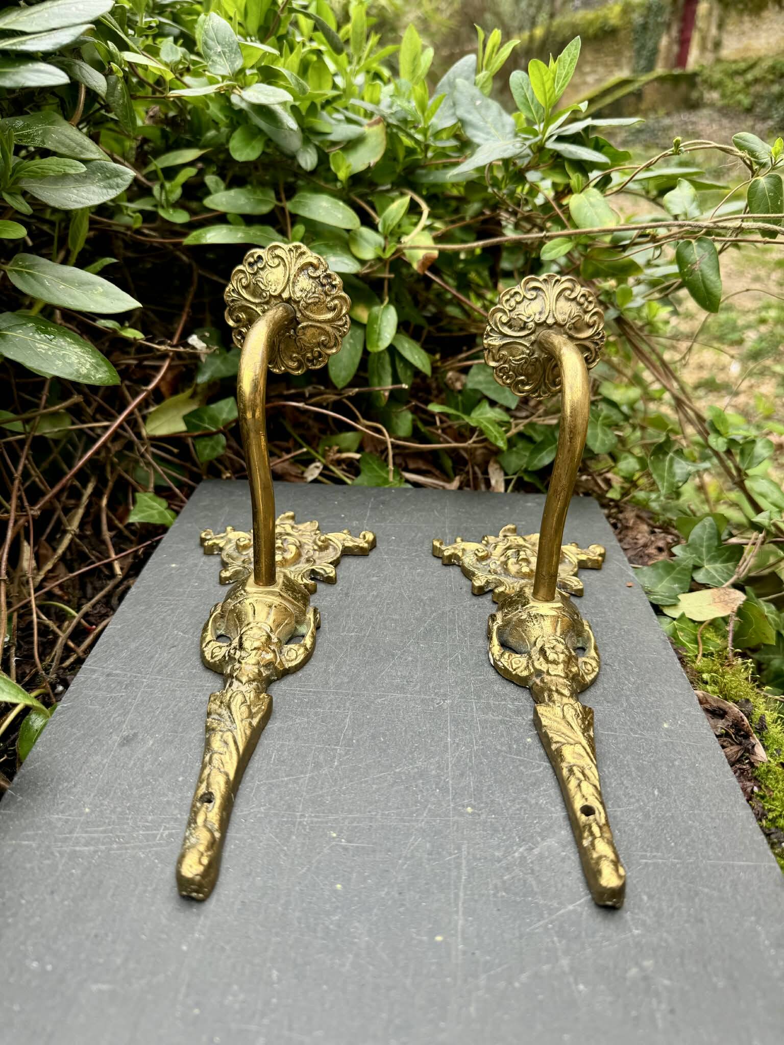 2 wall sconces in solid brass "Medusa" 1950s