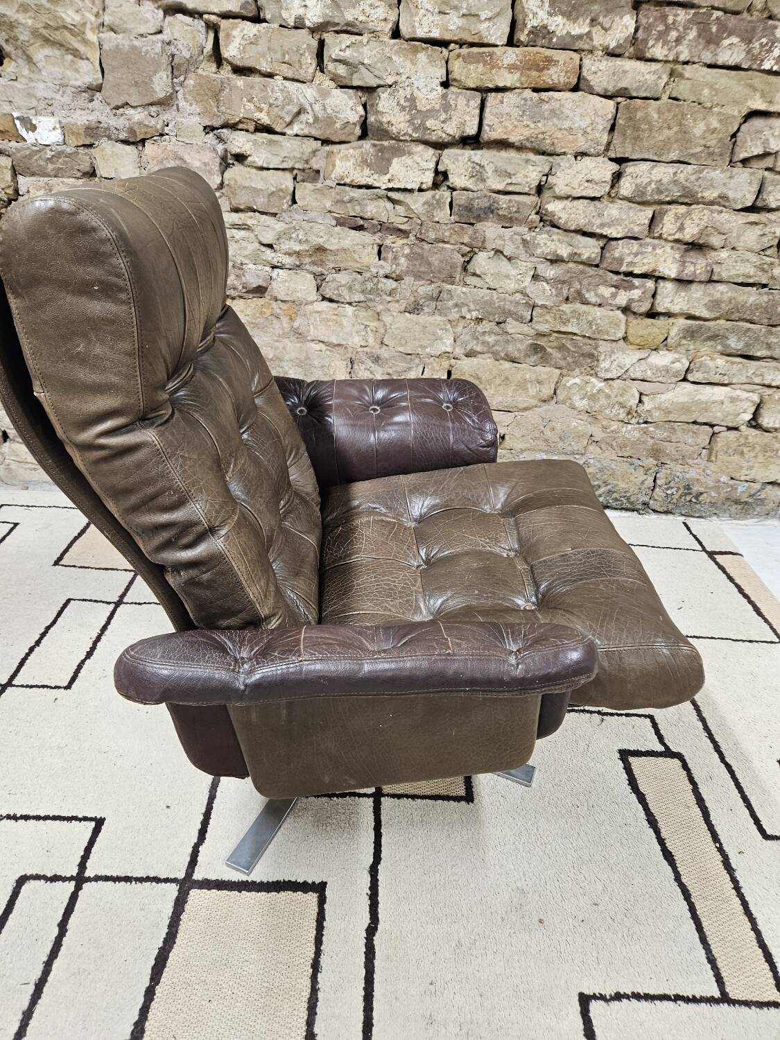 Vintage leather lounge chair 1960