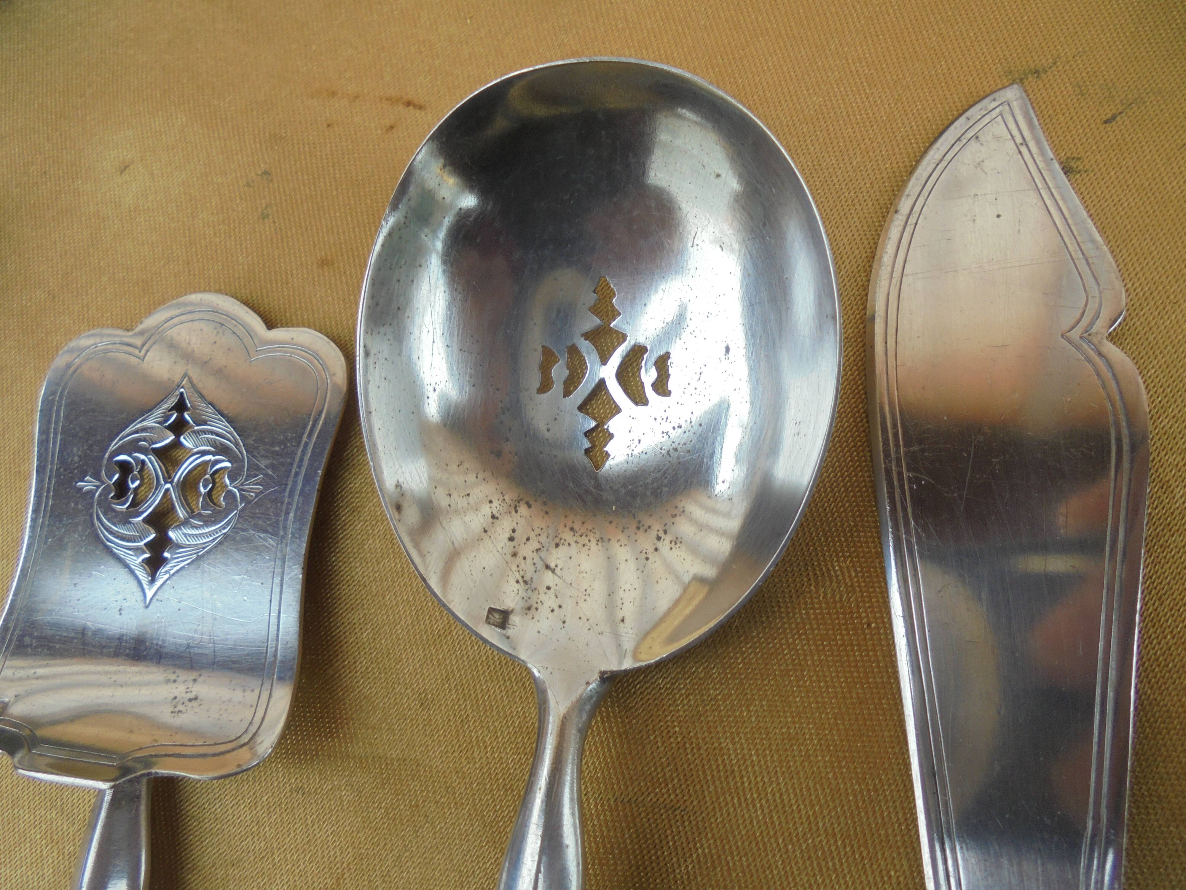 Mignardie Service with Silver-Filled Handle and Minerva Hallmarks