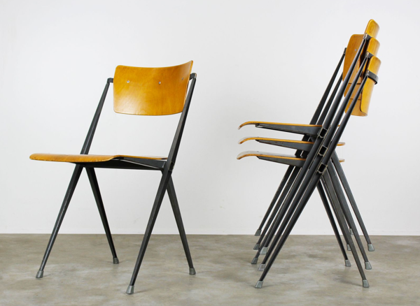 Chaises Pyramid vintage par Wim Rietveld pour Ahrend de Cirkel