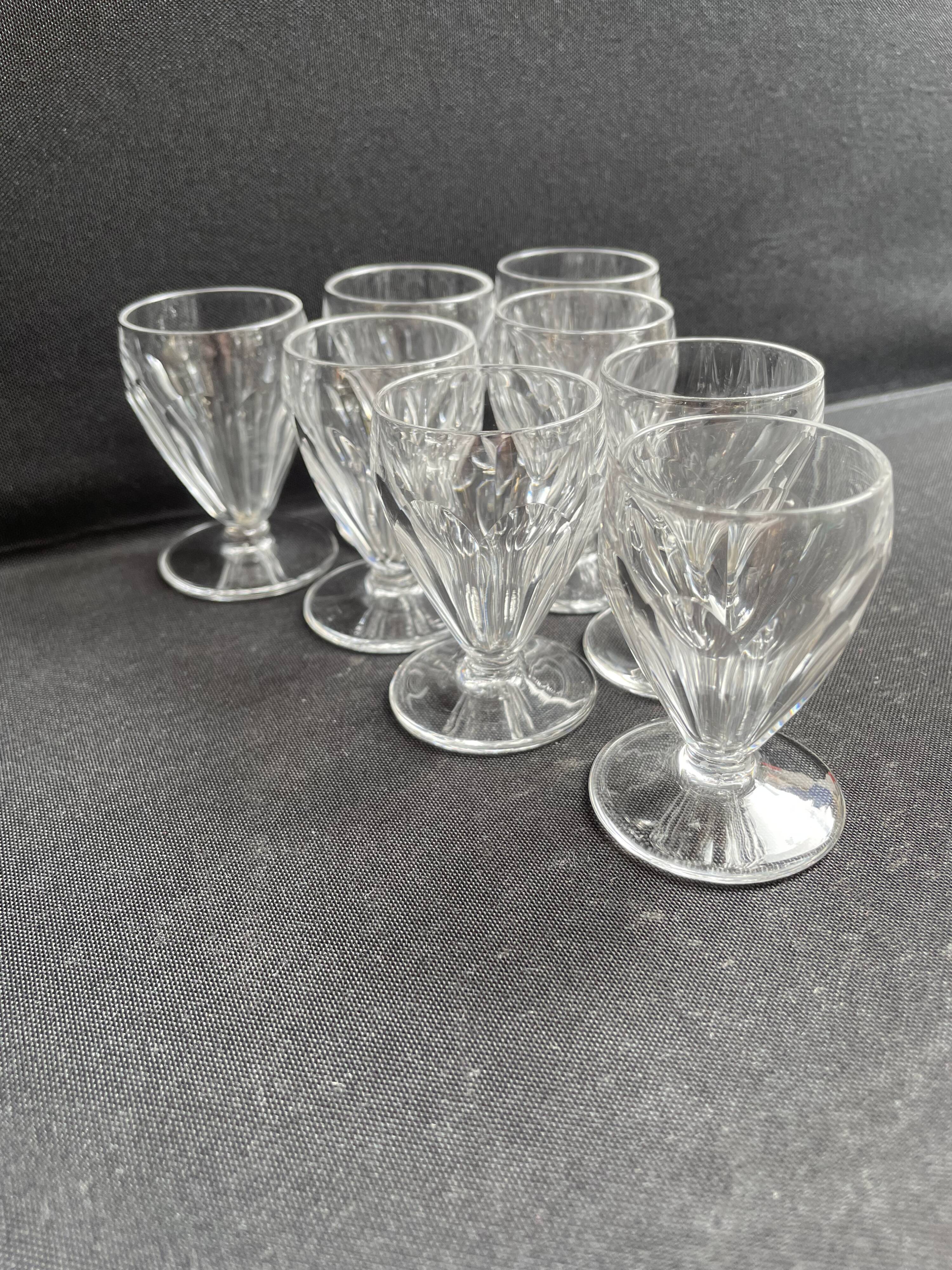 8 Saint Louis Béarn liqueur glasses