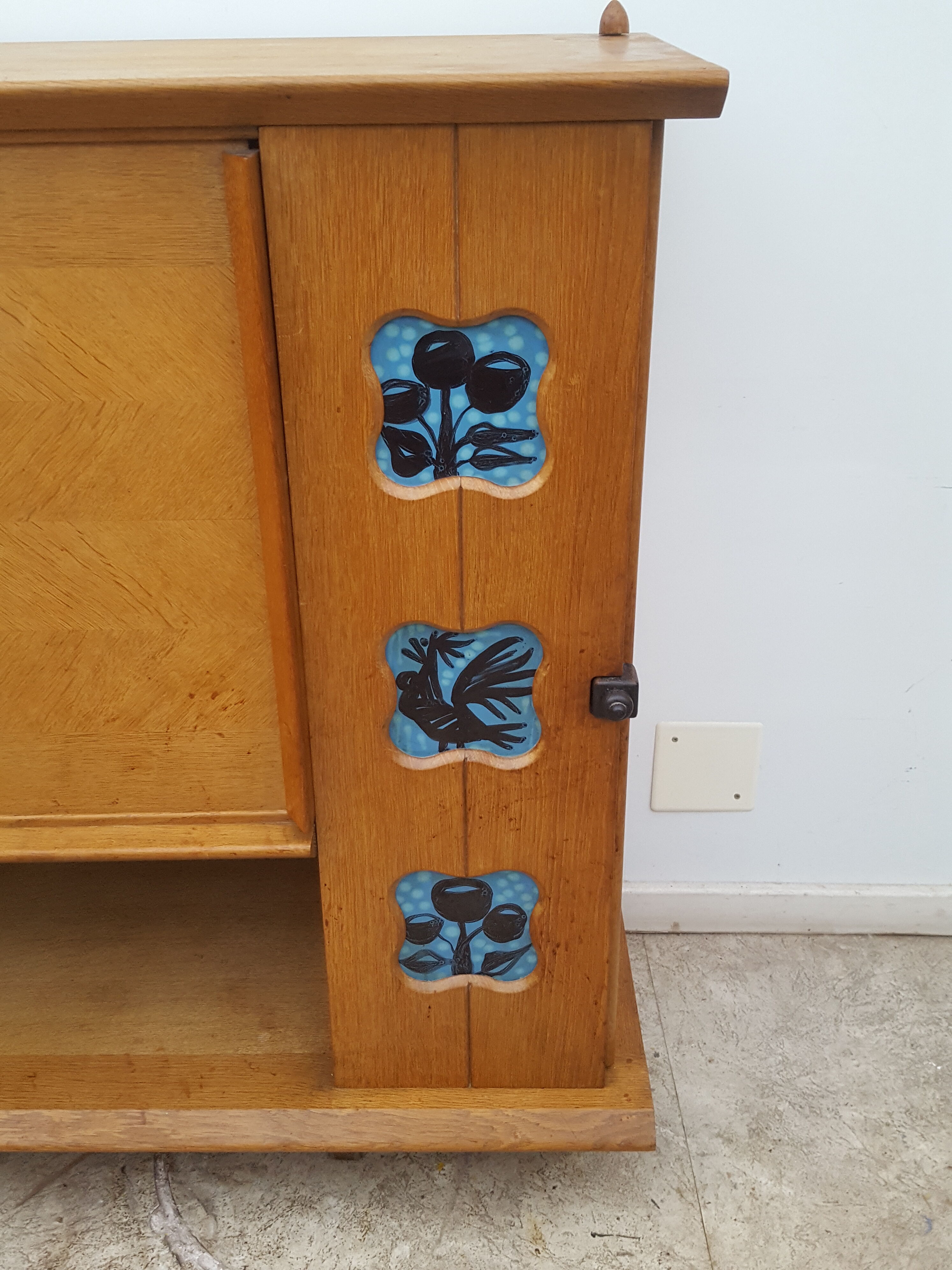 Guillerme et Chambron sideboard