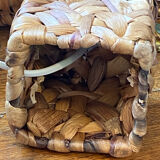 Lamp, natural weaving in water hyacinth fibre.