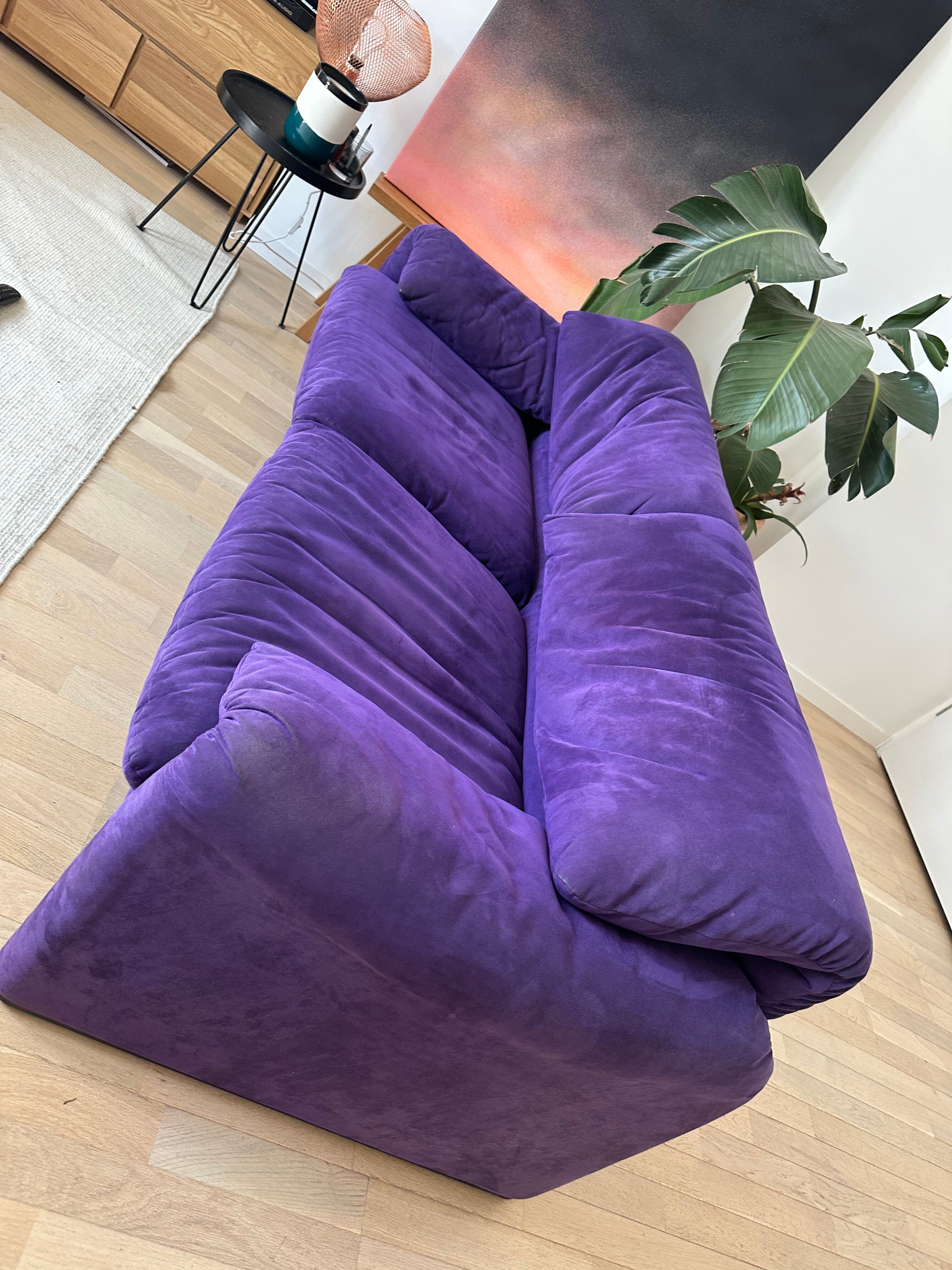 Cassina Maralunga 2 Alcantara purple